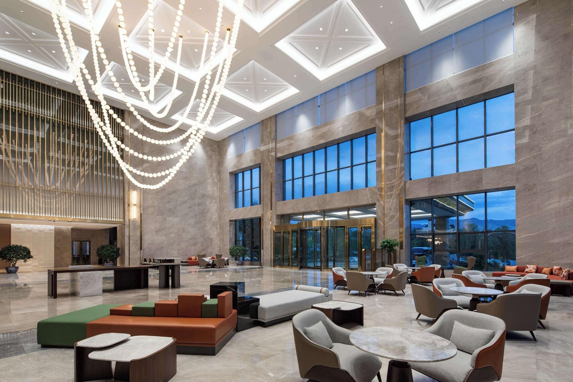Vista Lobby DoubleTree by Hilton Altay Fuyun