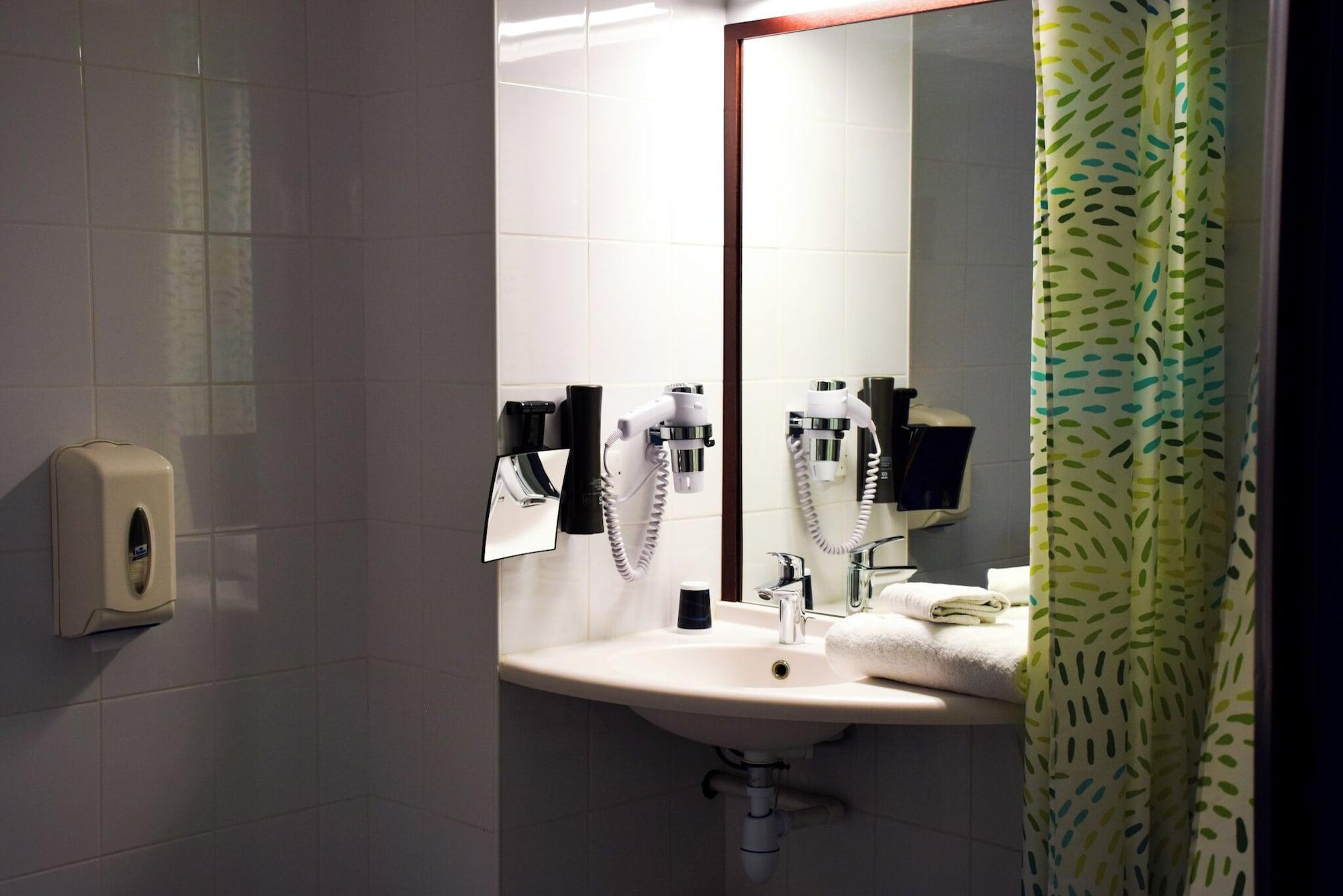 Equipamiento de Habitación Deltour Hôtel Rodez Bourran