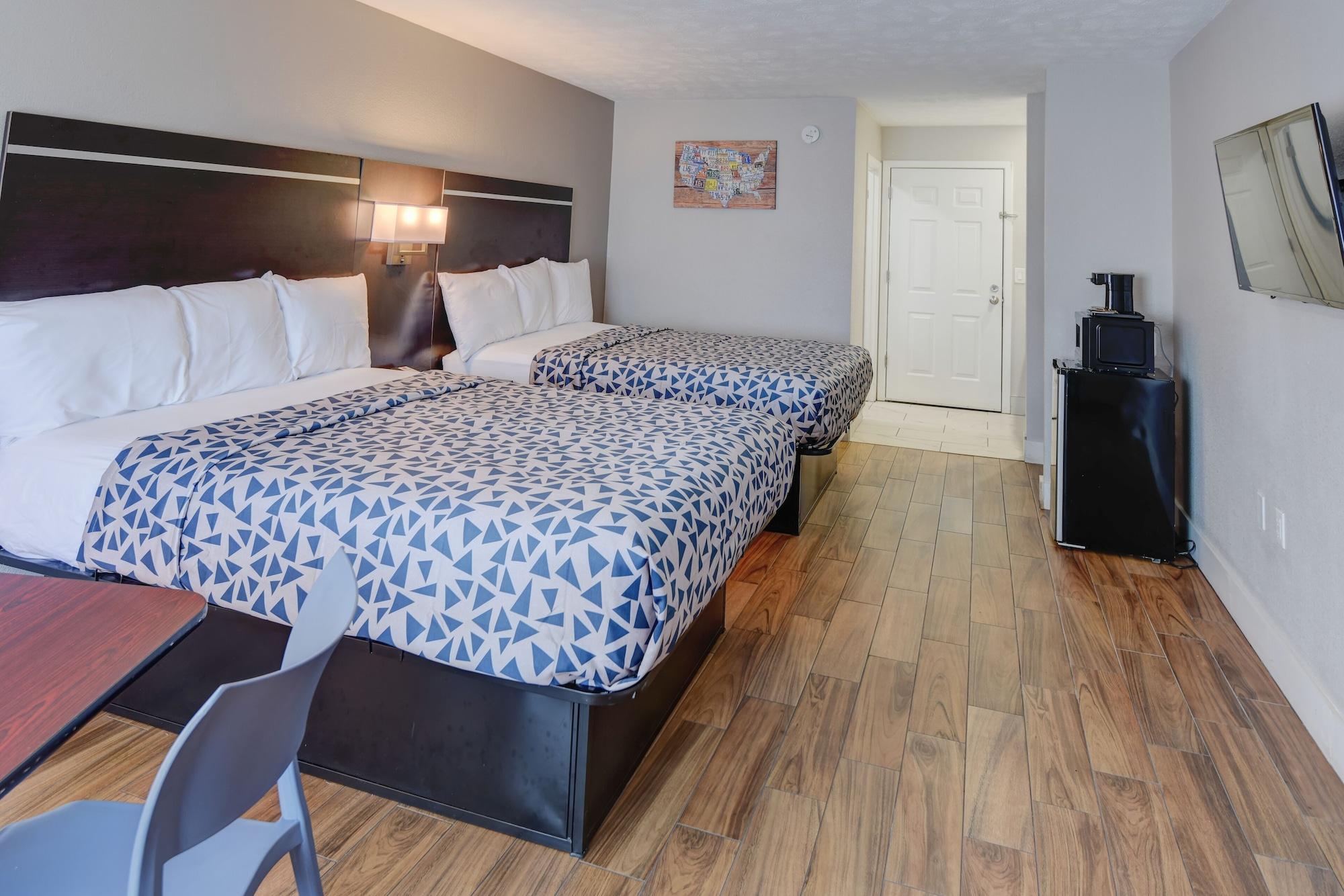 Varios Econo Lodge Sevierville-Pigeon Forge on the River