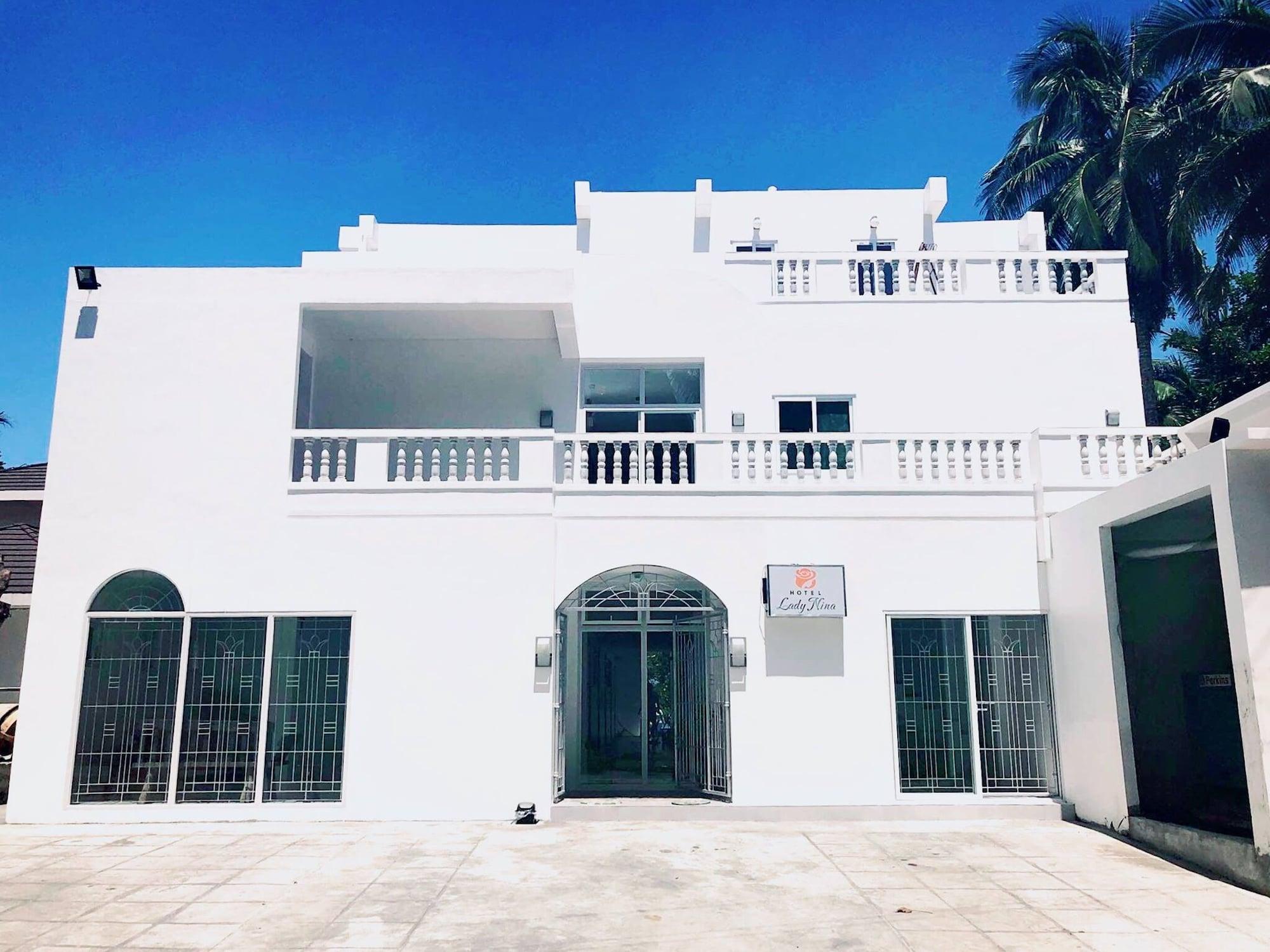 Vista Exterior Hotel Lady Nina