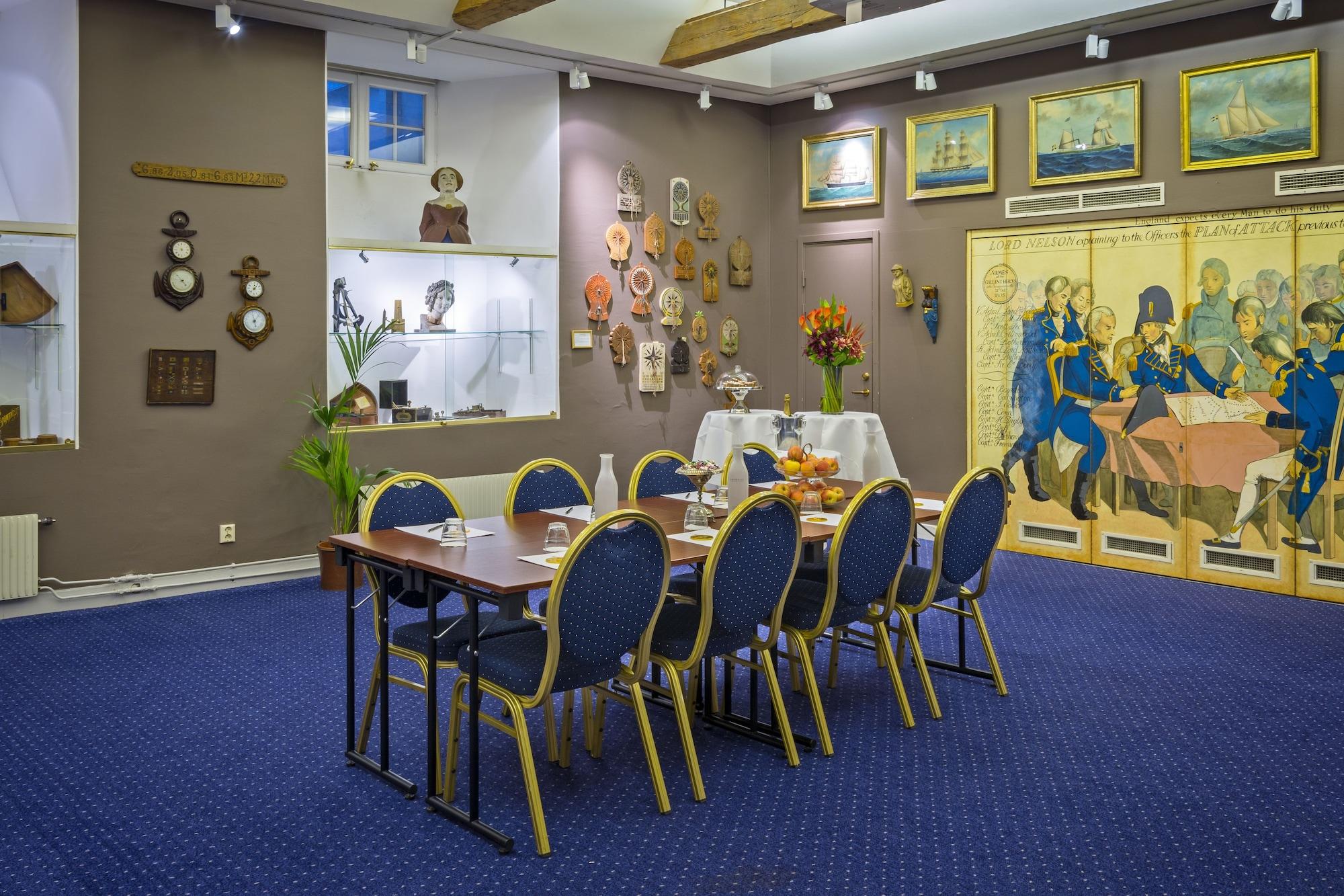 Sala de Reuniones Collectors Victory Apartments