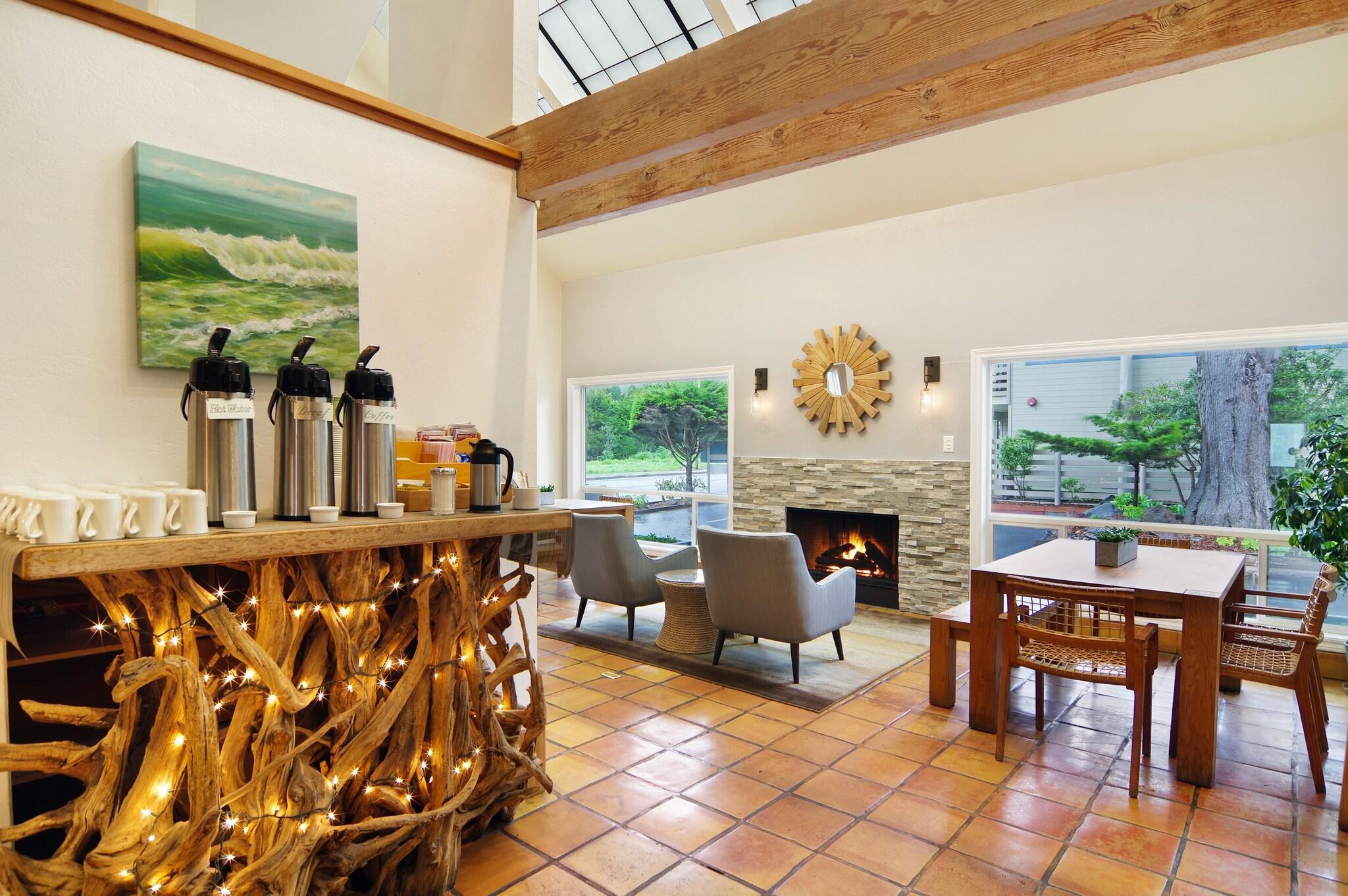 Bar/Salón Cypress Inn On Miramar Beach