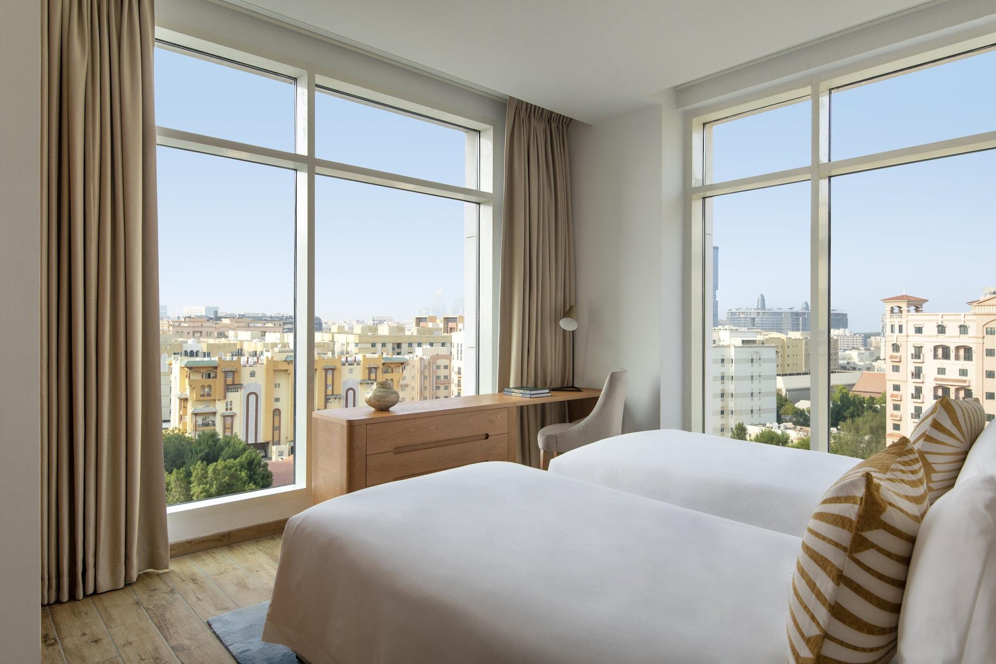 Habitación Abesq Doha Hotel and Residences - An IHG Hotel