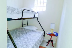 Alquiler Vacacional - Silver Sands Beachfront Condo, Indoor & Outdoor Dining, Shared Patio - Bar & BBQ