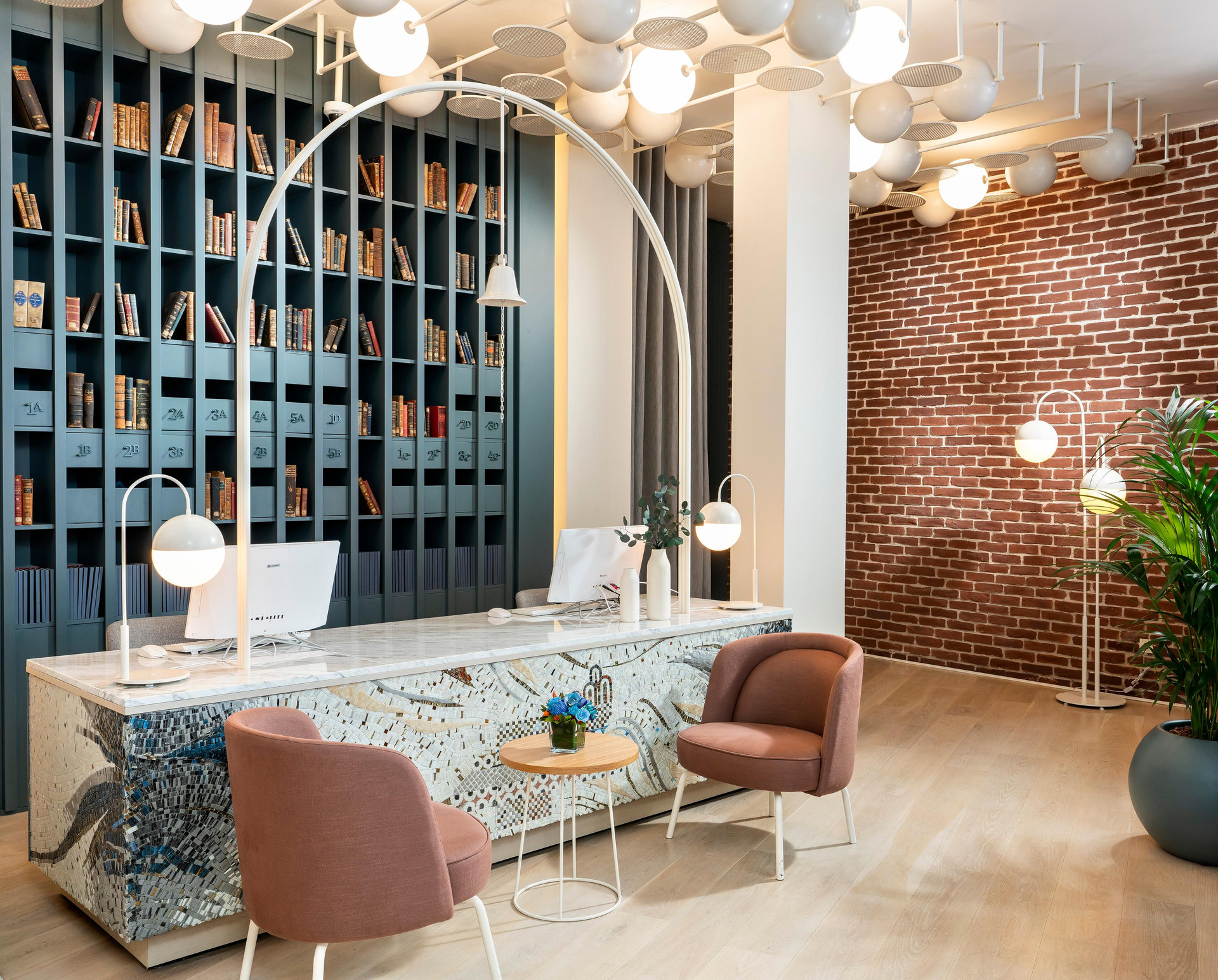 Vista Lobby Ecole St Pierre Hotel