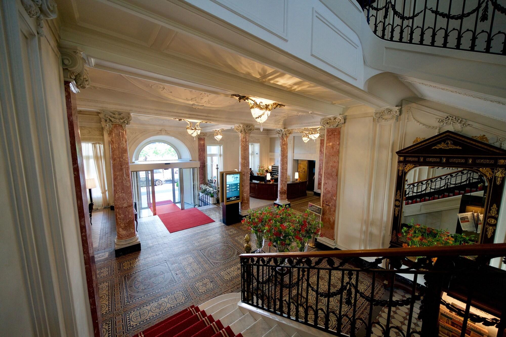 Vista Lobby Hotel Schweizerhof Luzern