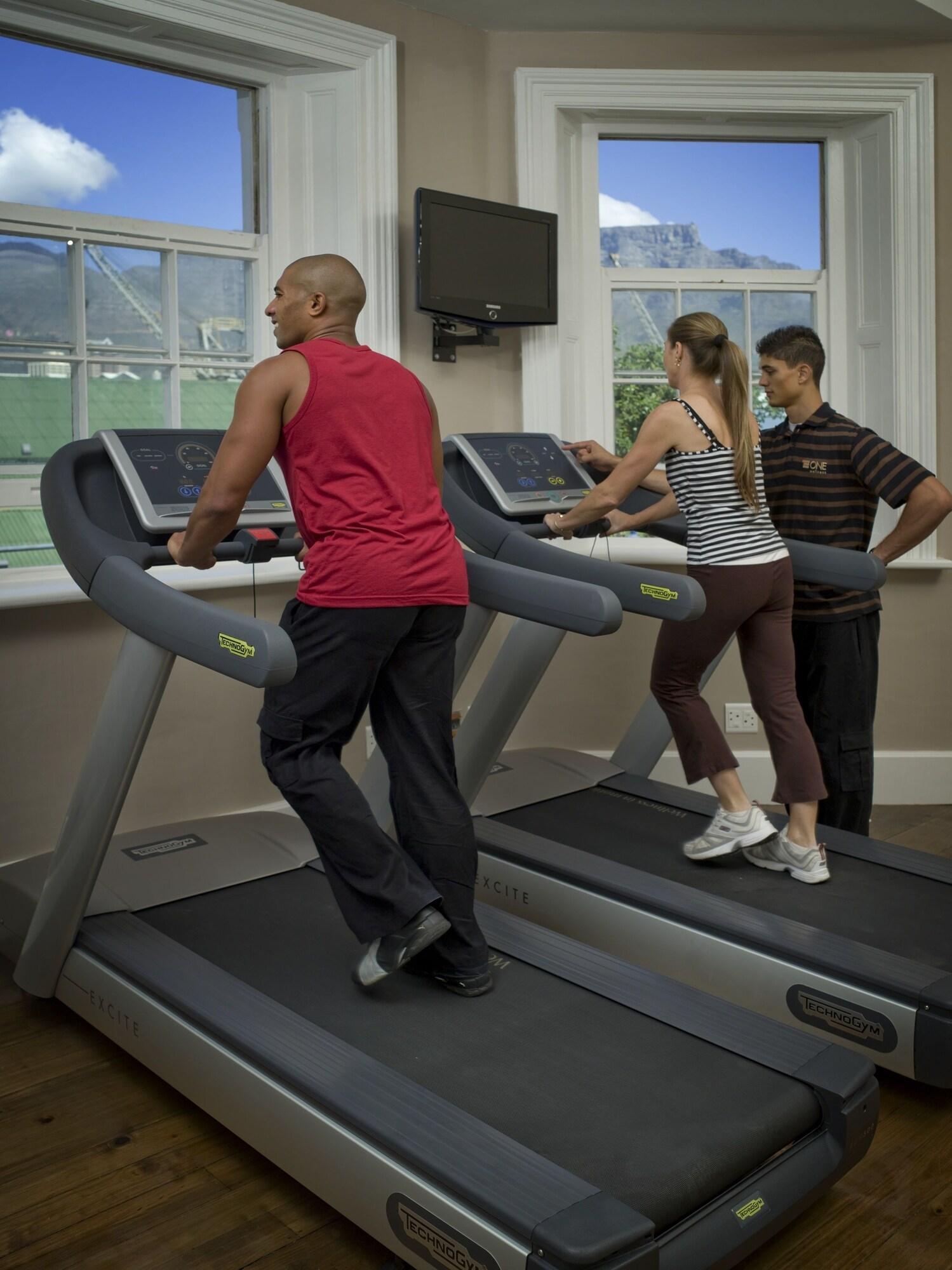 Gimnasio Victoria and Alfred Hotel by NEWMARK