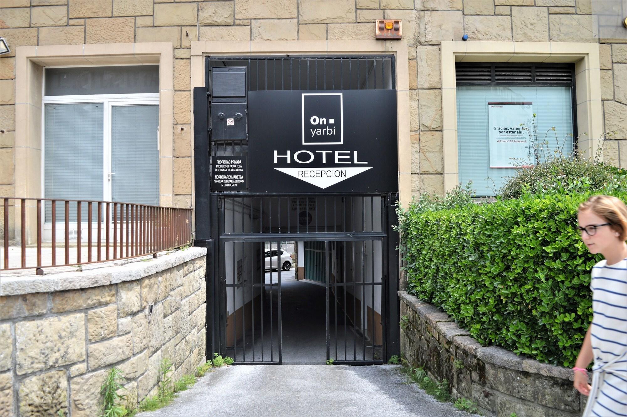 Vista Exterior Hotel Onyarbi