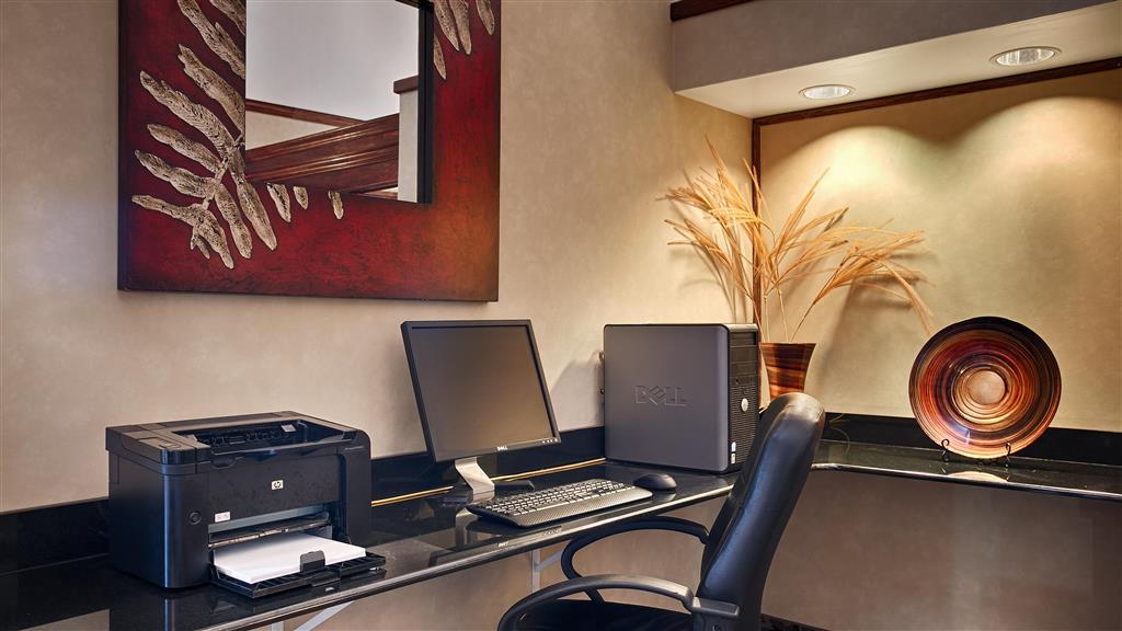 Centro de Negocios SureStay Plus by Best Western Edmond