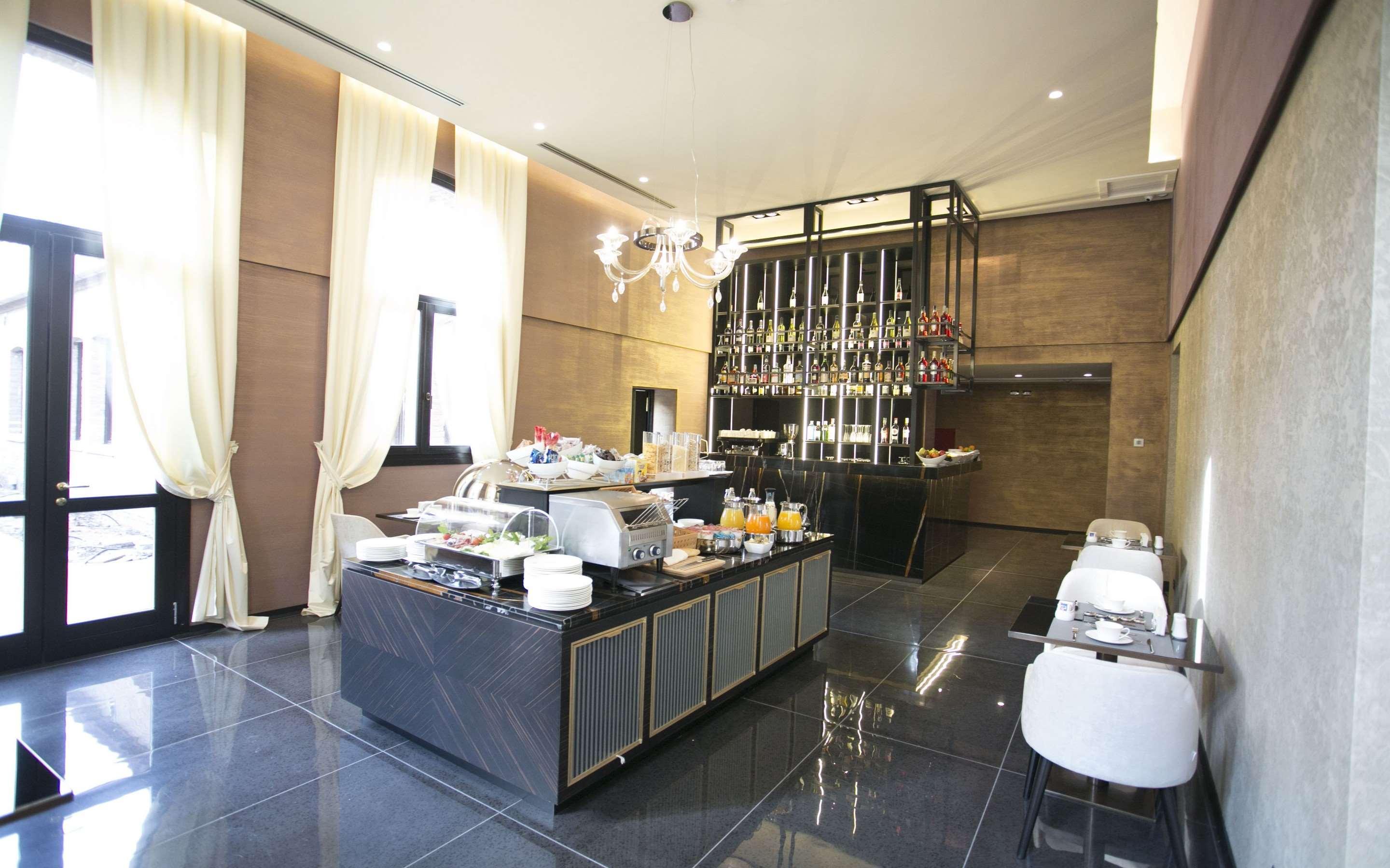 Restaurant The Venice Times