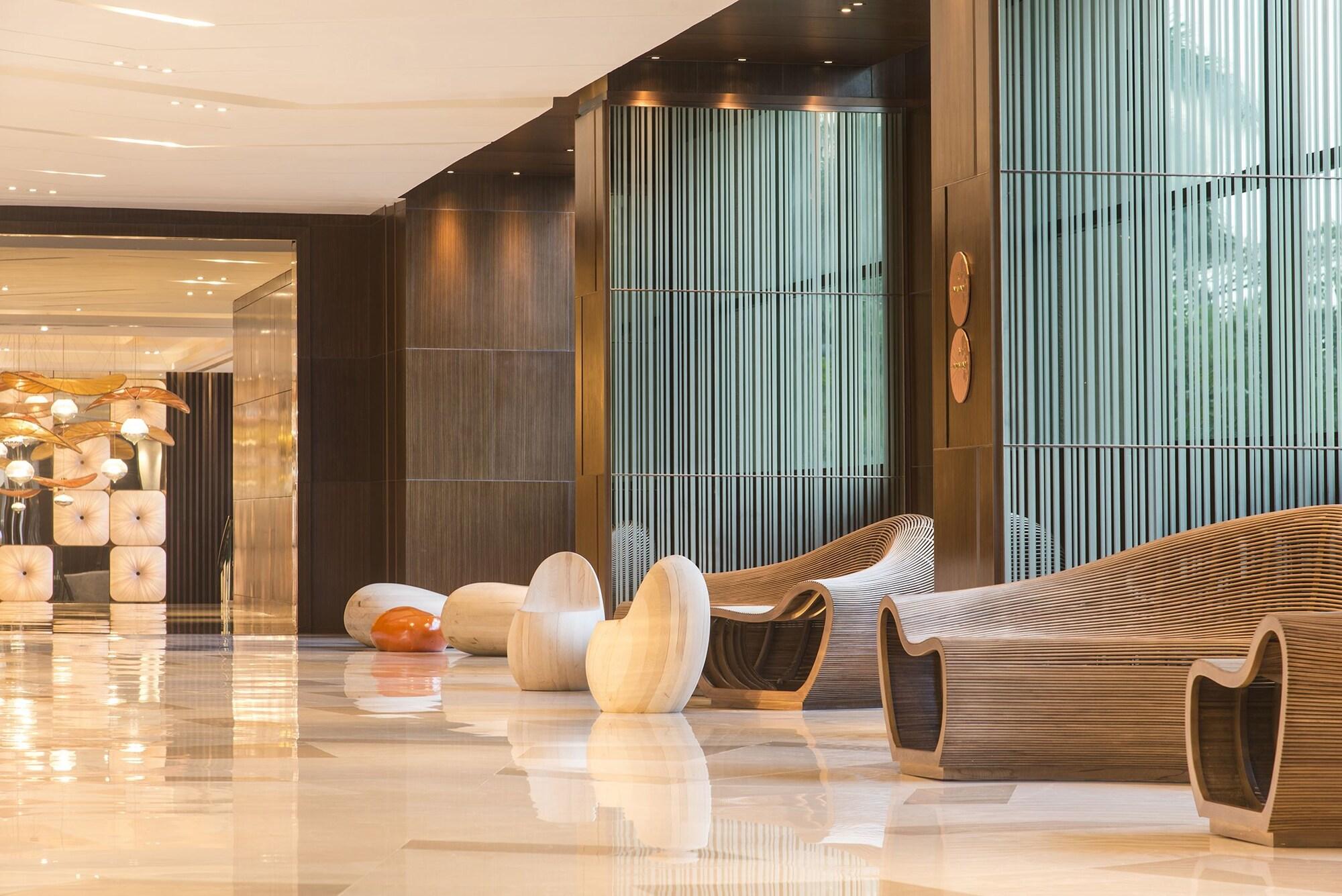 Vista Lobby Sedona Hotel Inya Wing