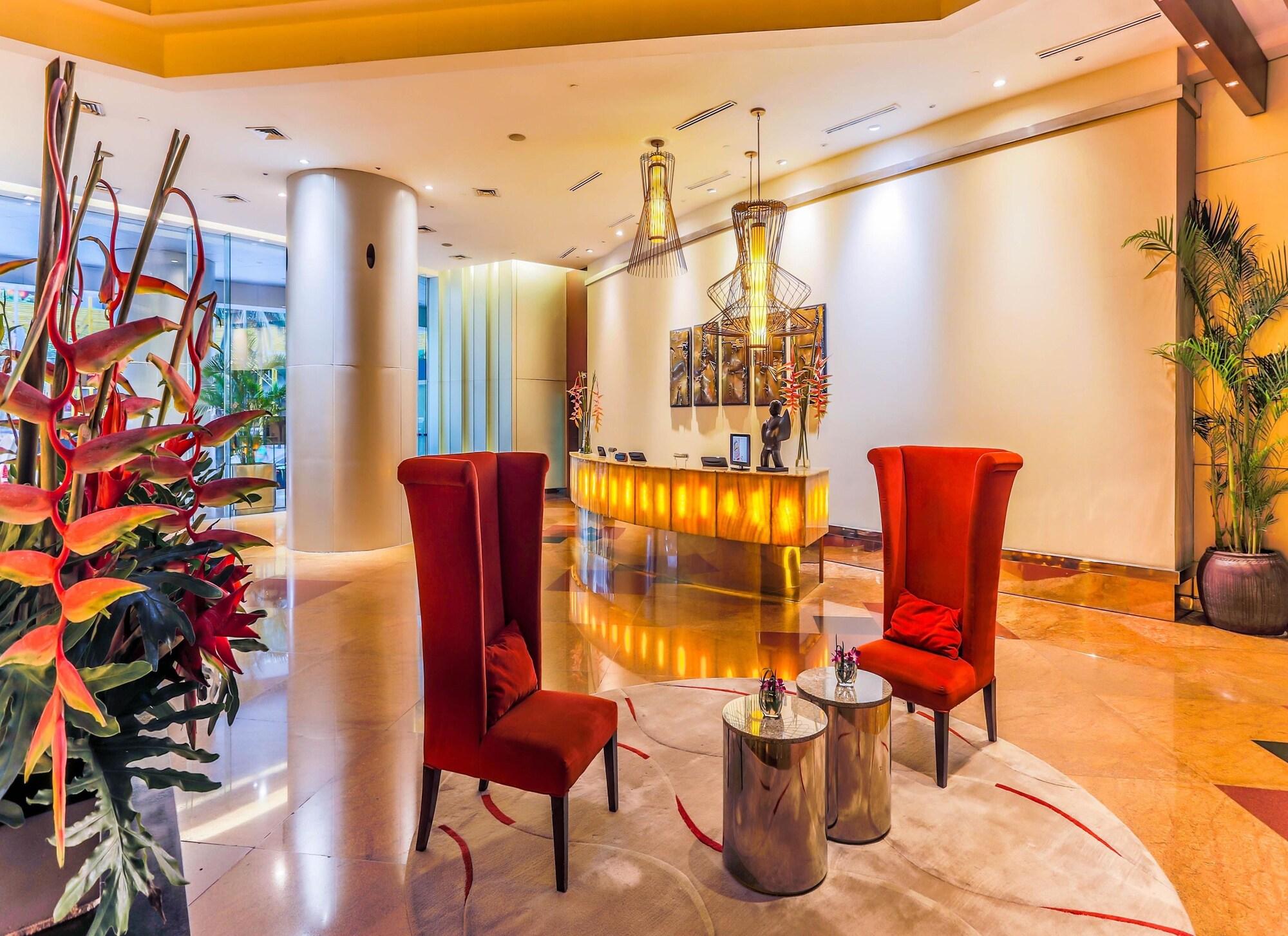 Vista Lobby Discovery Suites