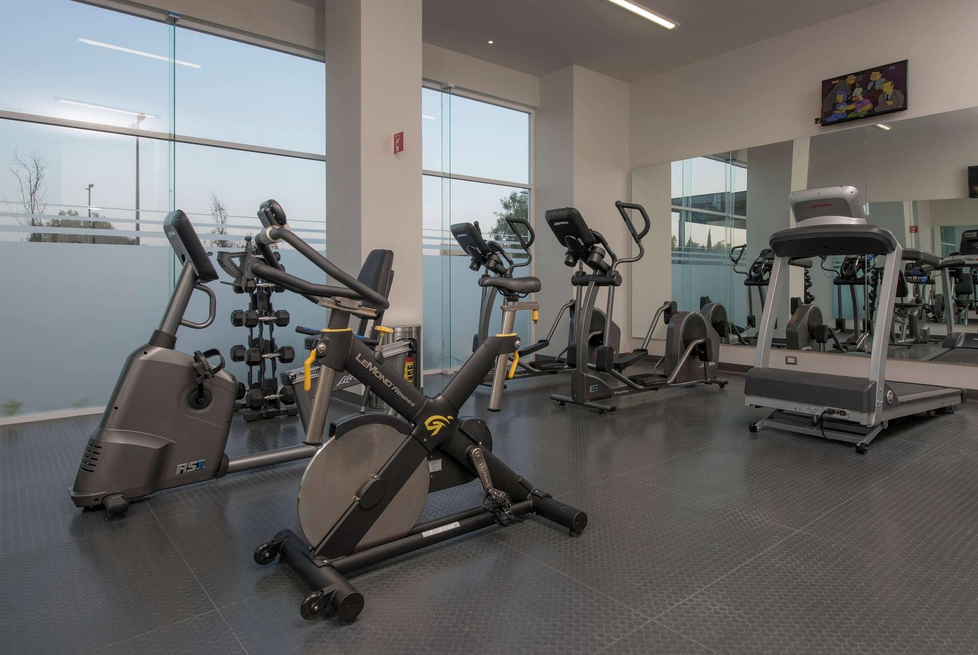 Gimnasio Microtel Inn & Suites by Wyndham Irapuato