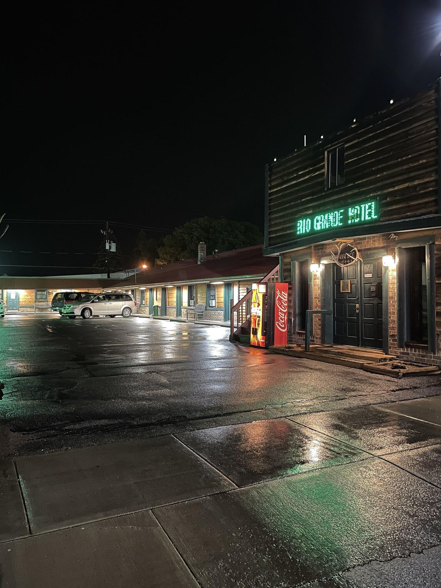 Varios Rio Grande Motel