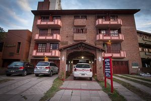 Alquiler Vacacional - Departamentos Familiares Rosas Rojas 2