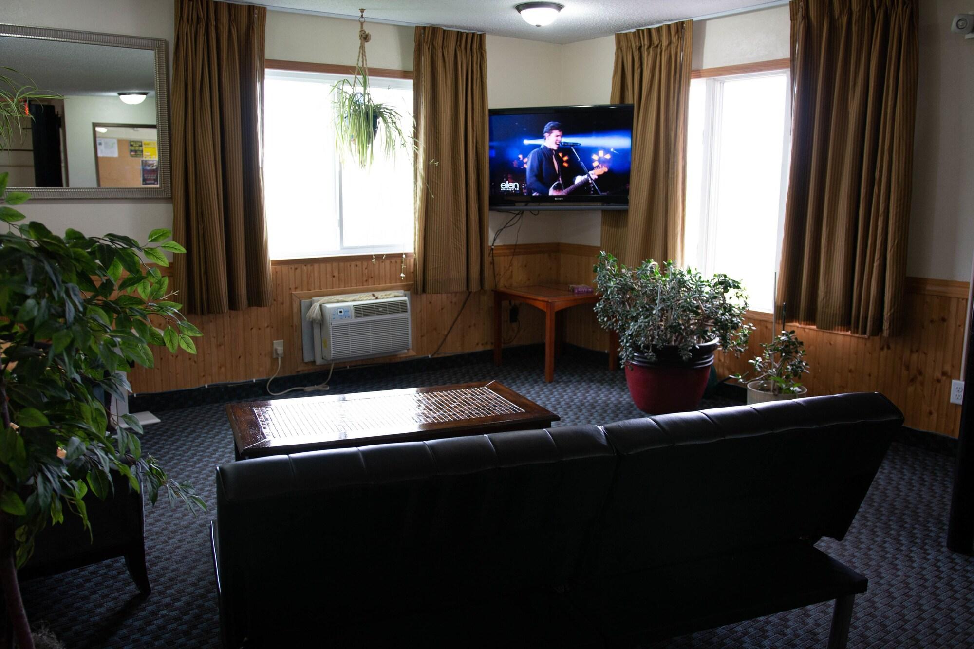 Vista Lobby East Grand Inn