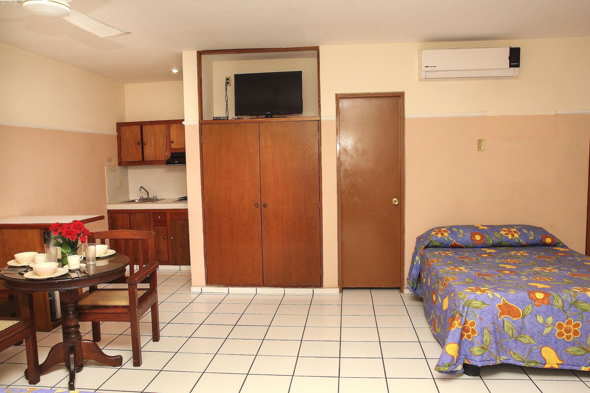 Habitación Blue Pacific Suites