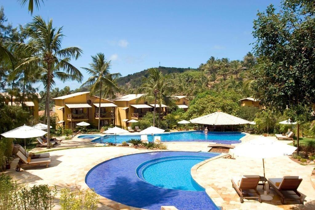 Vista Piscina Pousada dos Girassóis
