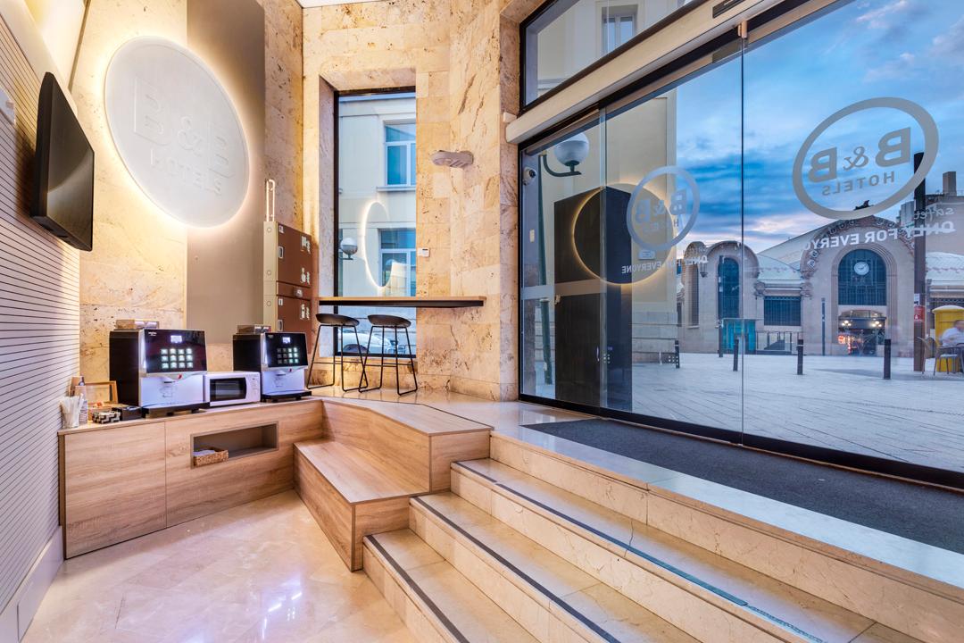 Vista Lobby B&B HOTEL Tarragona Centro Urbis 