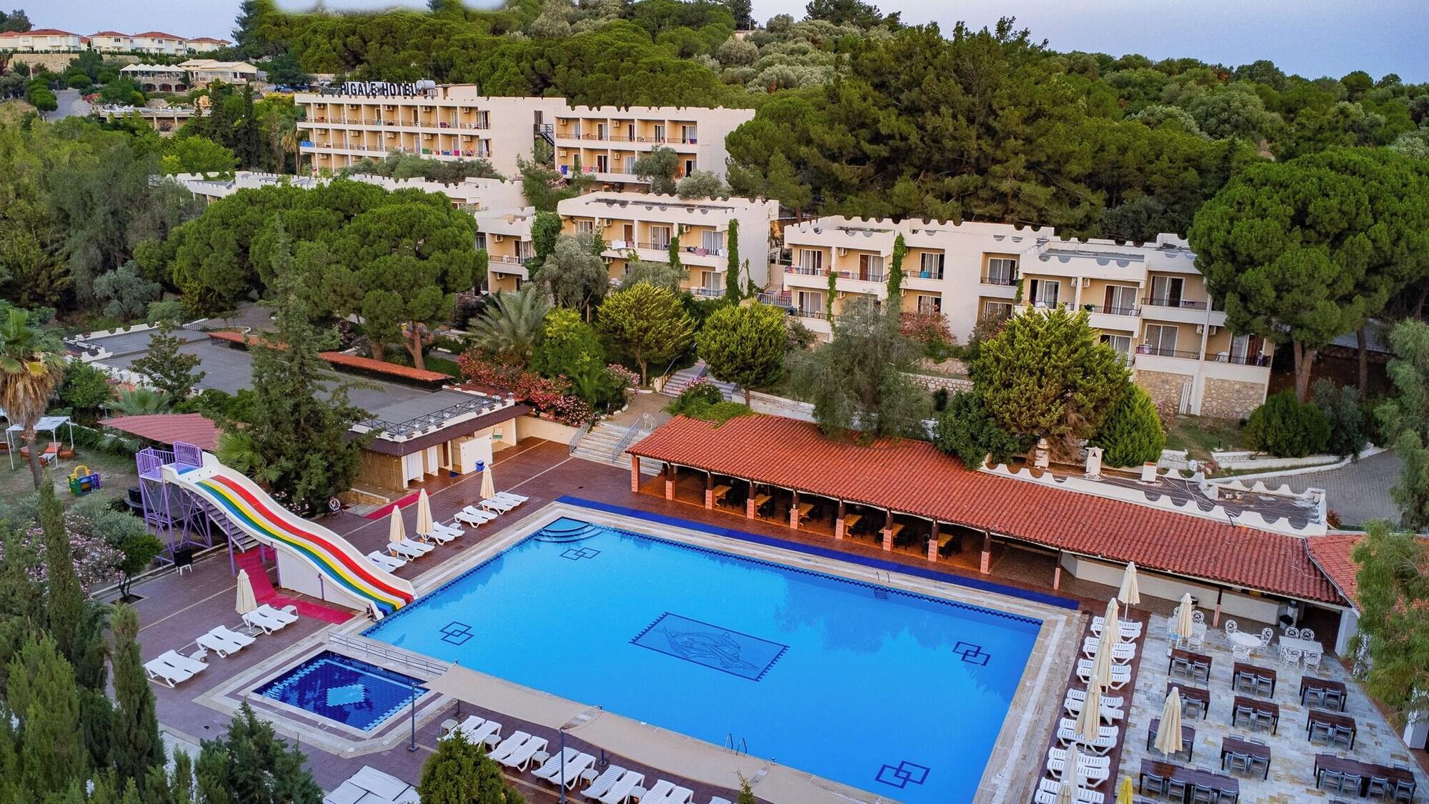 Vista Exterior Pigale Beach Resort
