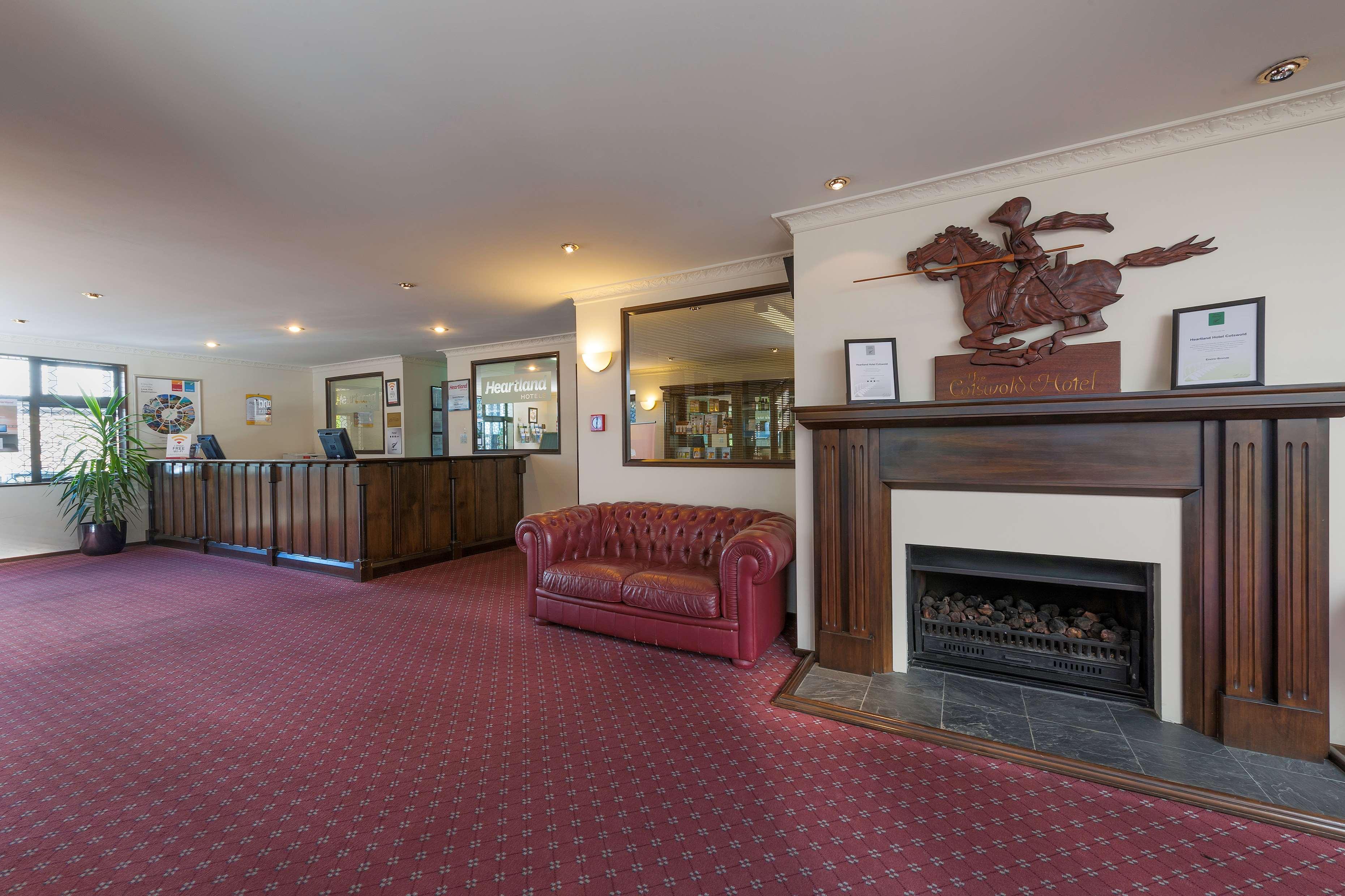 Vista Lobby Scenic Hotel Cotswold