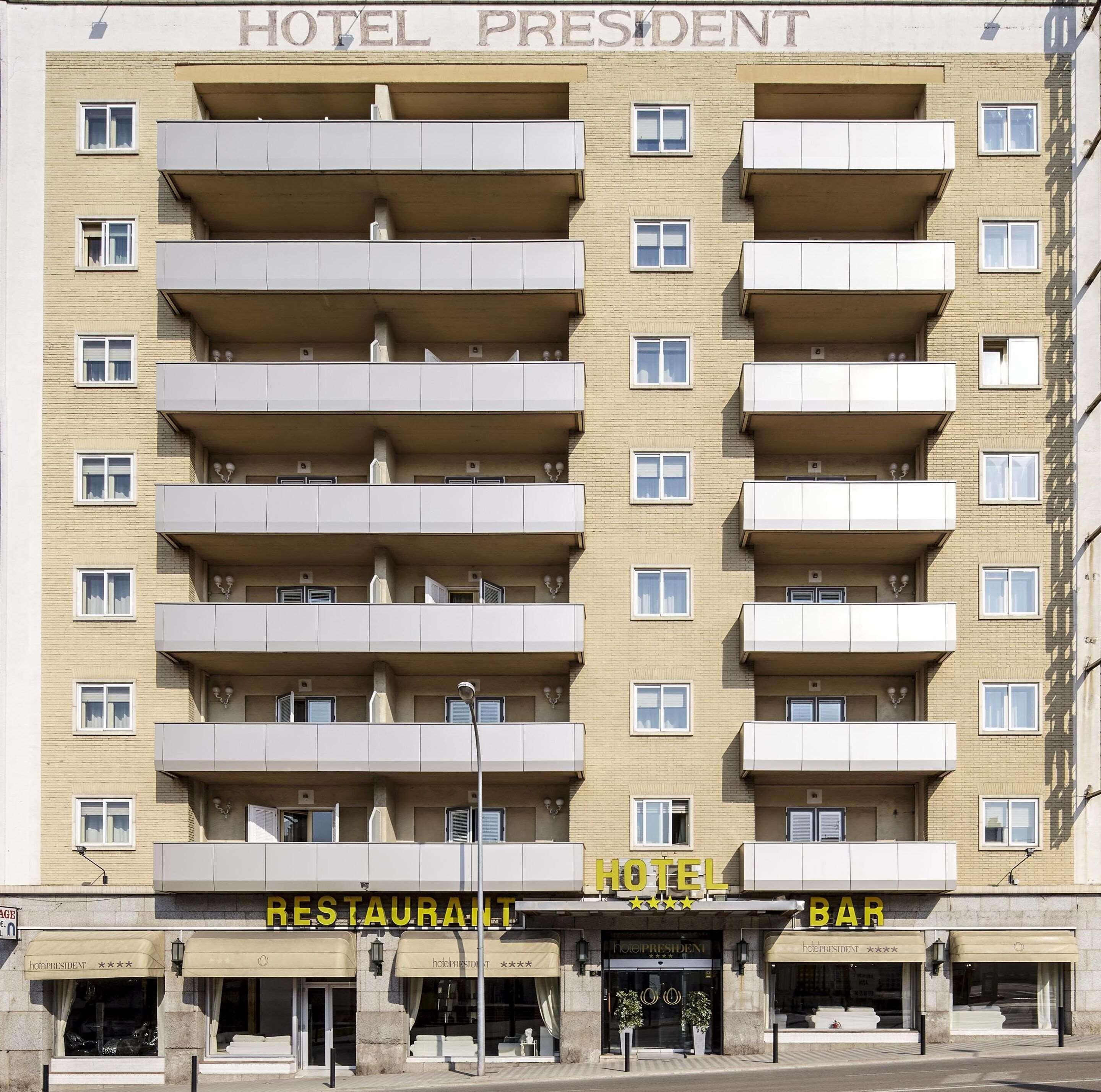 Vista Exterior Hotel Sercotel President