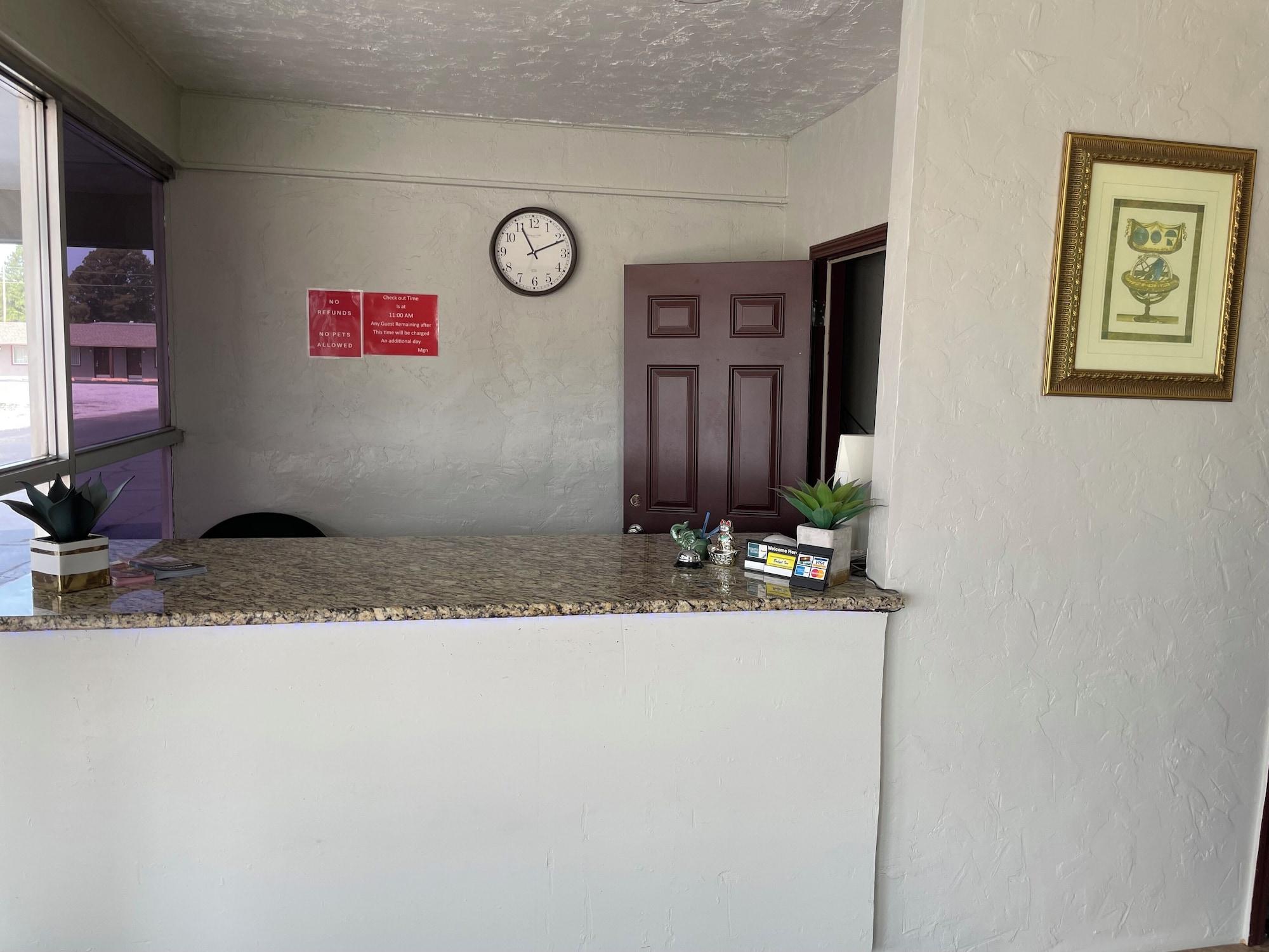 Vista Lobby Budget Inn