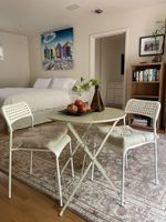 Alquiler Vacacional - Beautiful Large Studio With a Private Bathroom In The Heart of Santa Monica