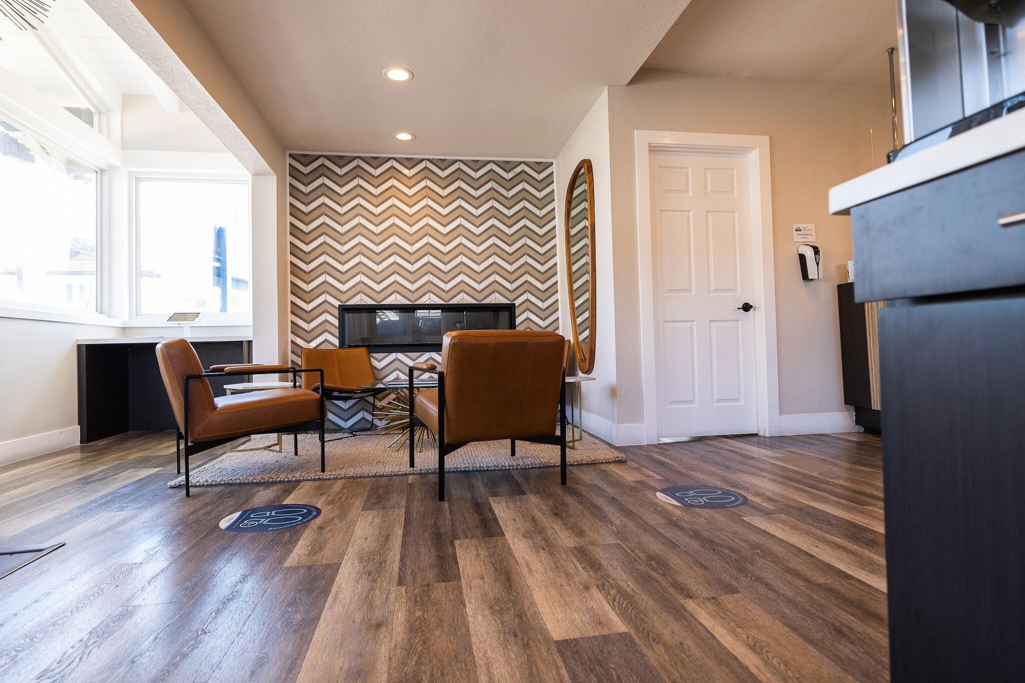Restaurant Days Inn by Wyndham Monterey Downtown