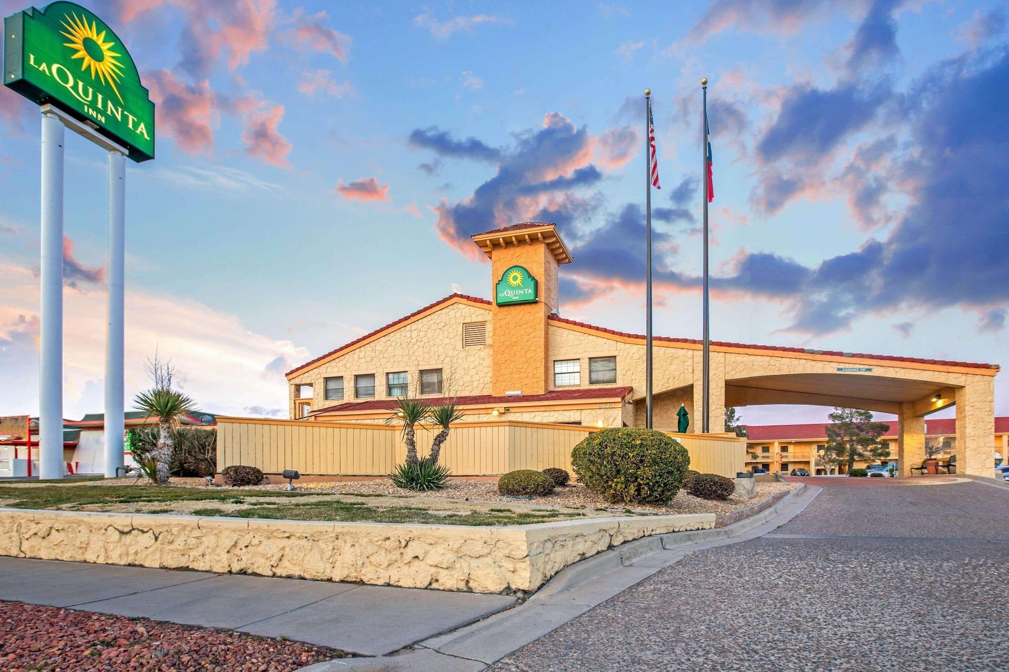 Vista Exterior La Quinta Inn by Wyndham El Paso Cielo Vista