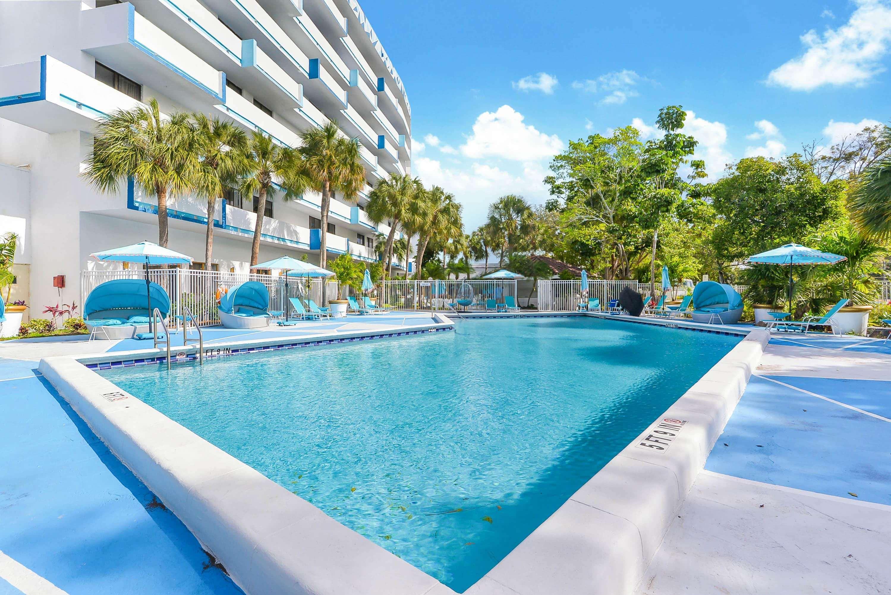 Vista Piscina Chateau Mar Golf Resort, Trademark Collection by Wyndham