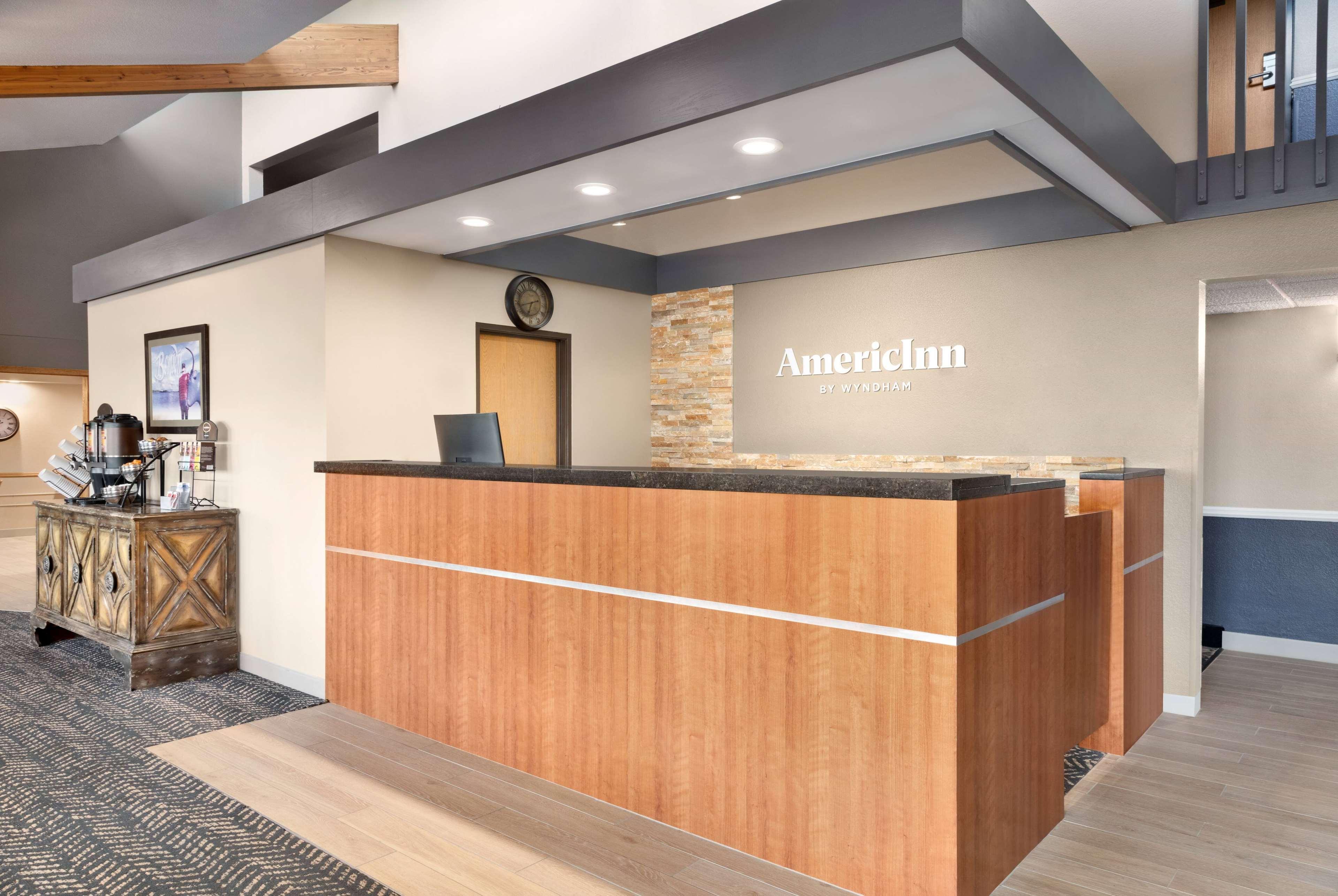 Vista Lobby AmericInn by Wyndham Bemidji