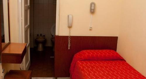 Varios Backpackers Travel Hotel