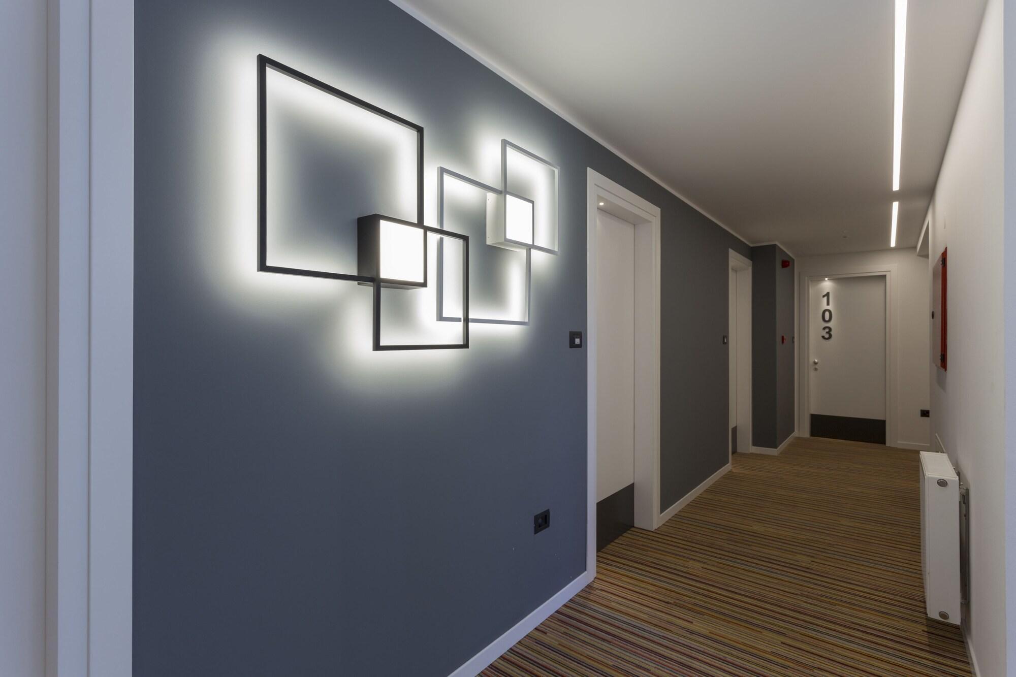 Vista Lobby Tourist Hotel