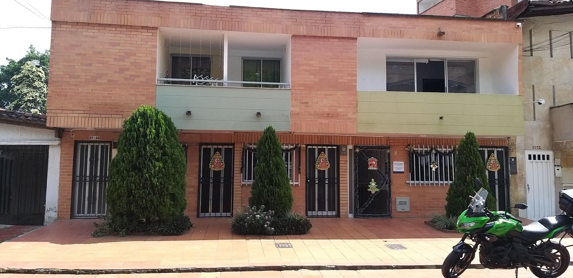 Vista Exterior Aparta Hotel Calasanz Home