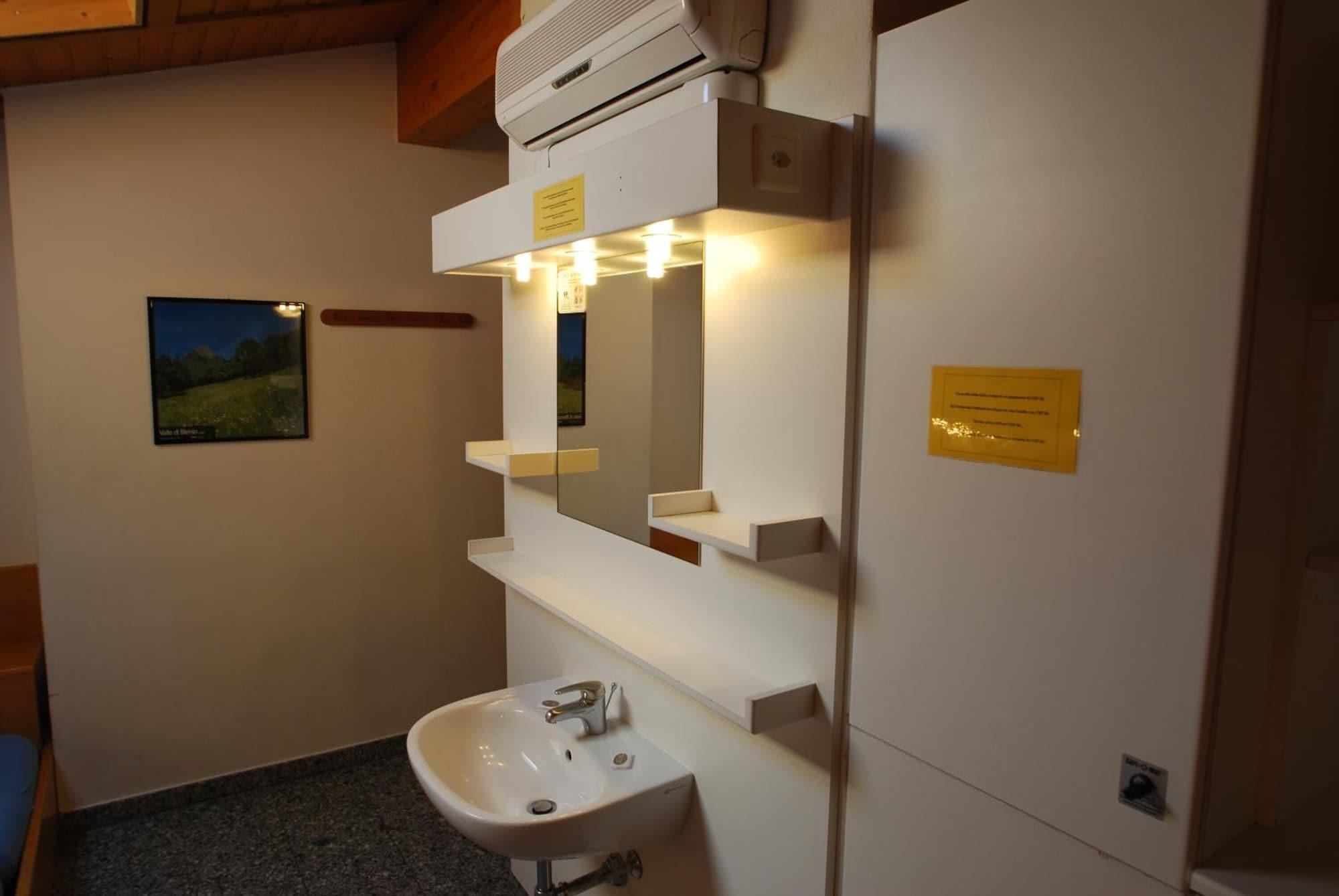 Equipamiento de Habitación Hotel & Hostel Montarina