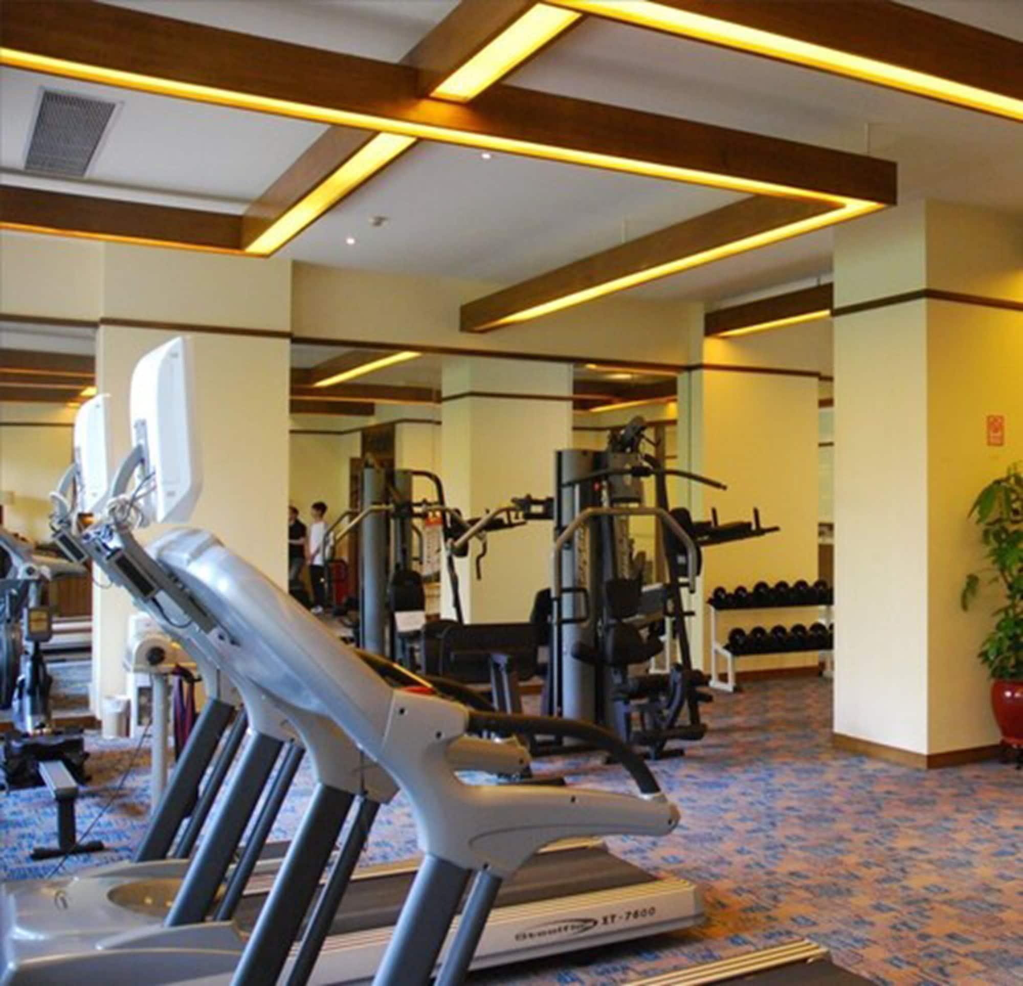 Gimnasio Richwood Garden Hotel