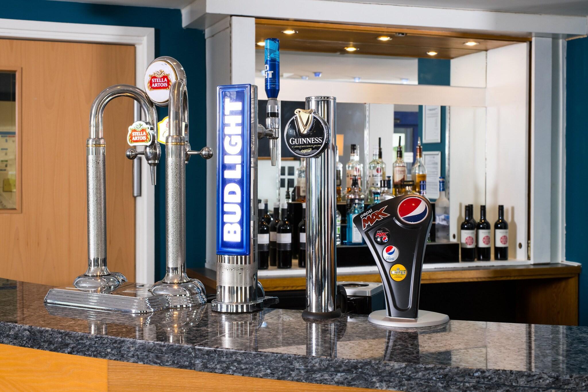 Bar/Salón Holiday Inn Express Manchester East by IHG