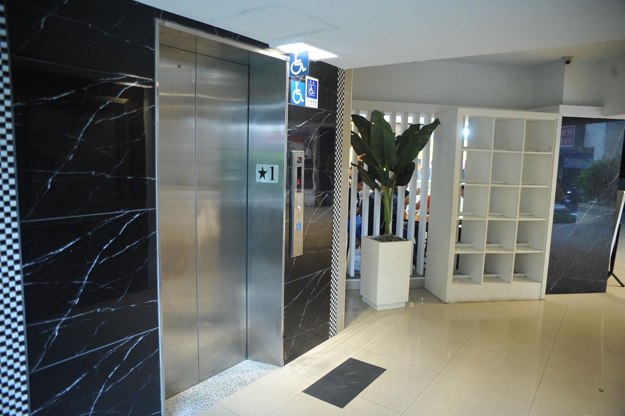 Instalaciones Recreativas EJIA Hotel & Service Apartment