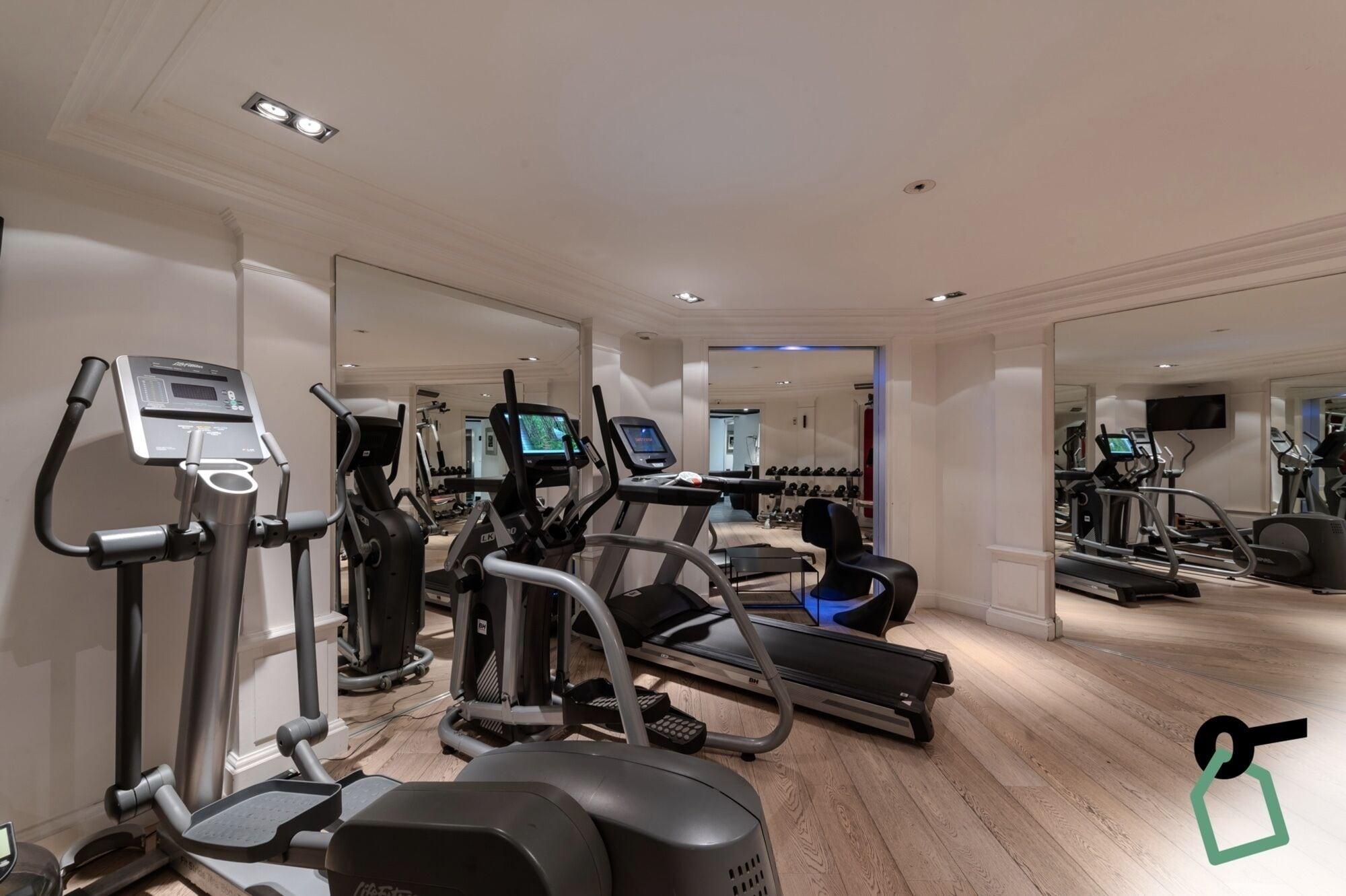 Gimnasio Hotiday Room Collection - Paris Arc de Triomphe