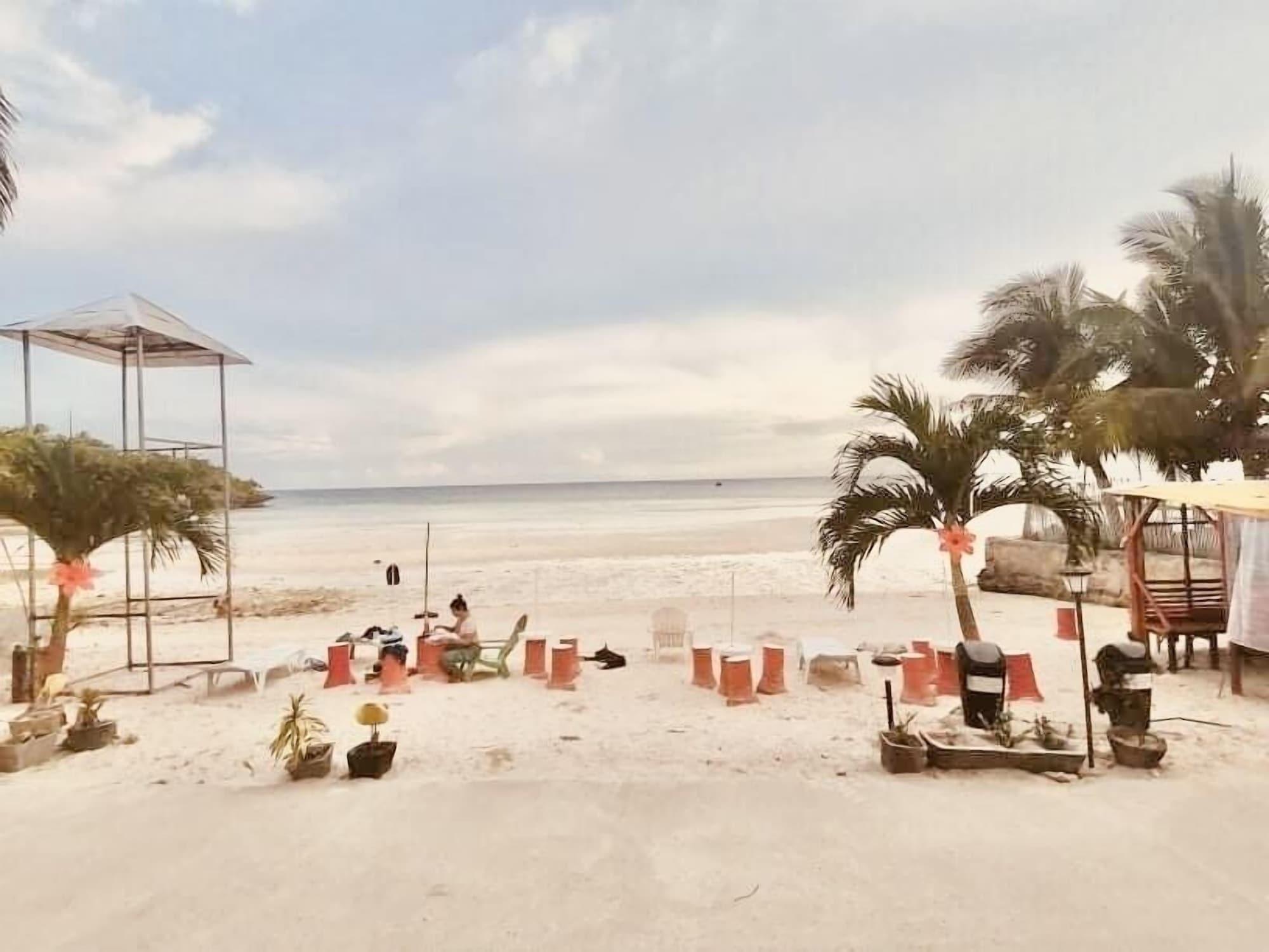 Playa Aizawa Beach Resort