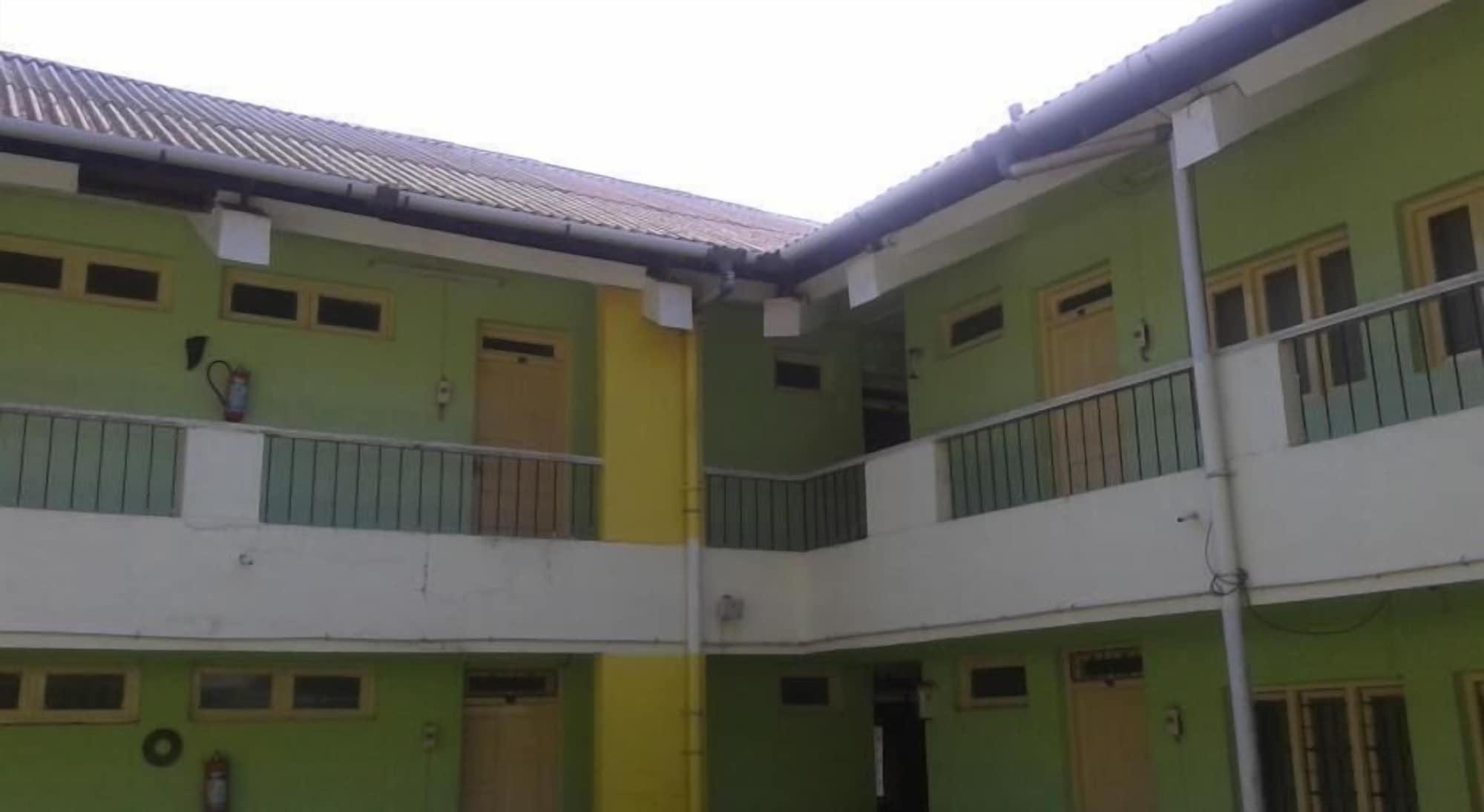 Vista Exterior Mapusa Residency