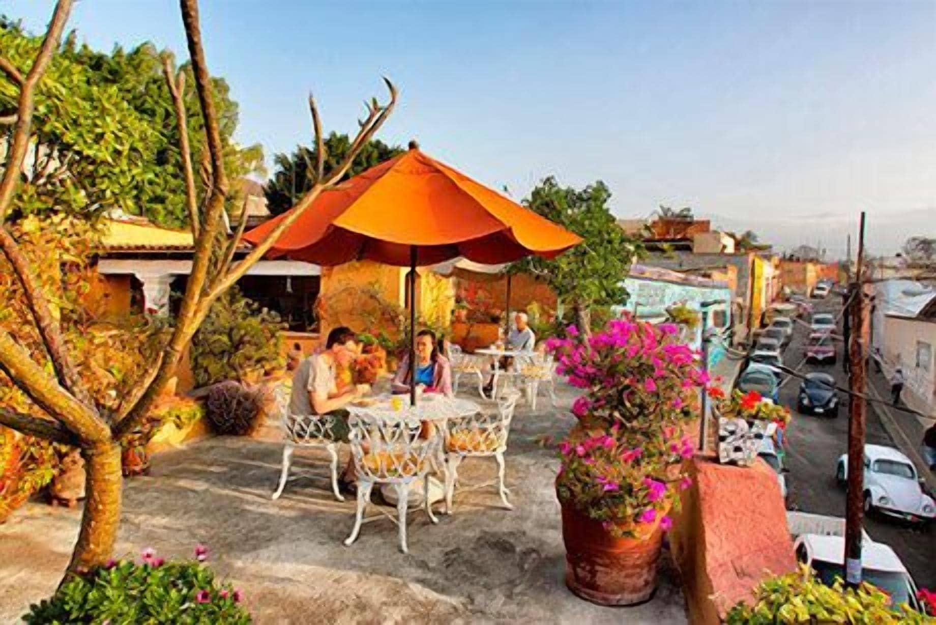 Varios Hotel Azucena