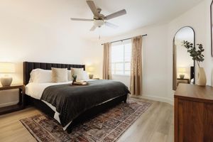 Alquiler Vacacional - Upscale Retreat, New Build, 65" TV, Netflix, Patio, Mtn Views, UNR+Hwy 395 5Min