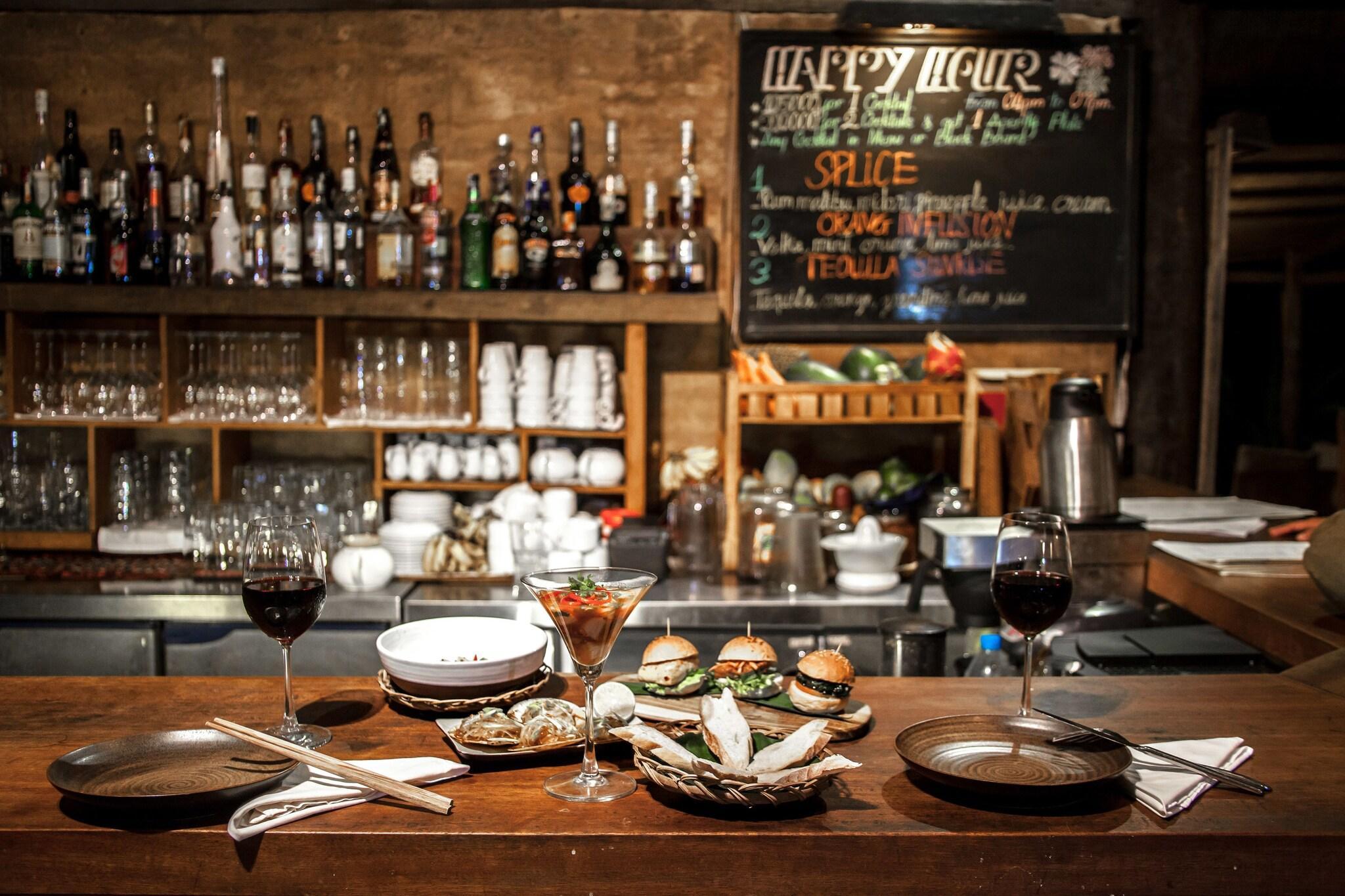 Bar/Salón Mango Bay Resort