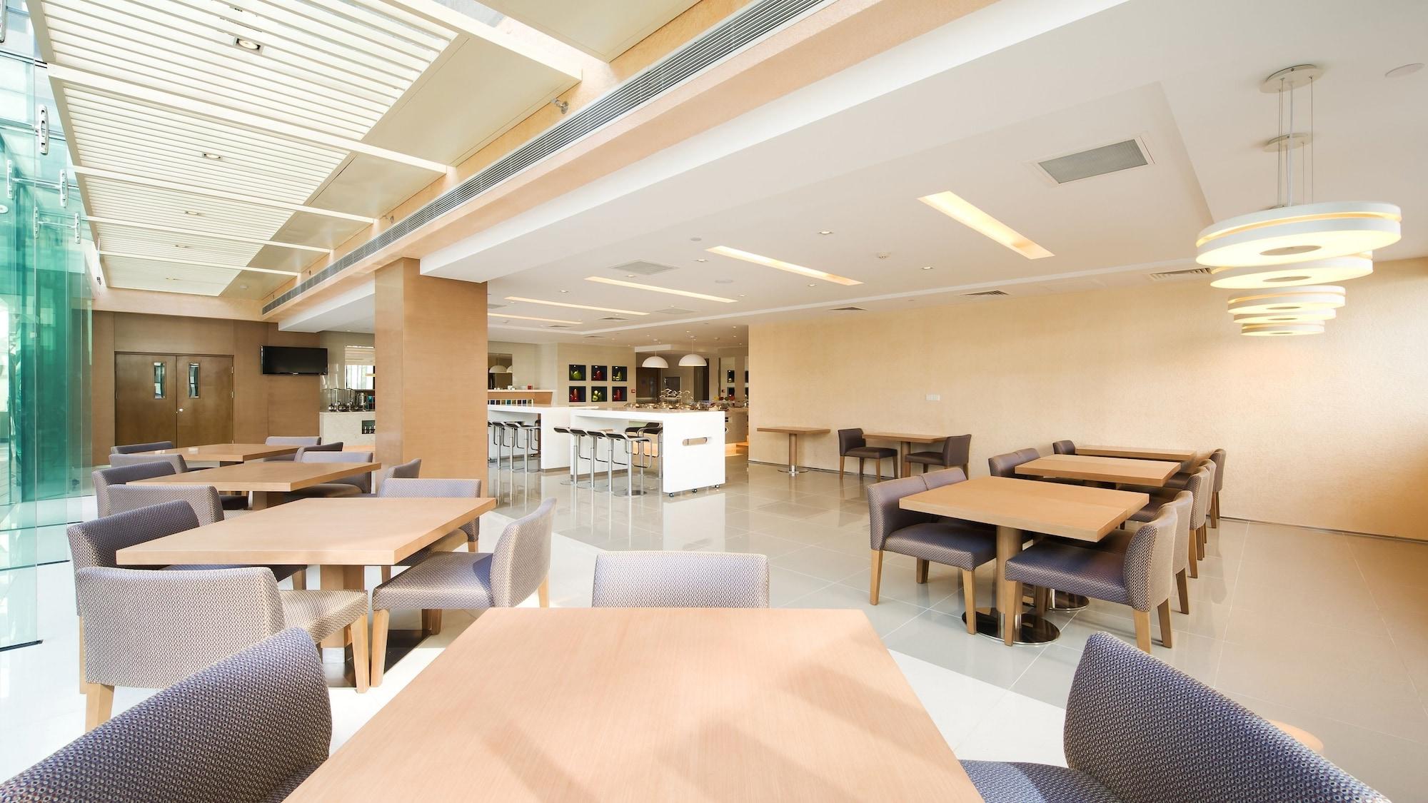 Restaurant Holiday Inn Express Beijing Airport Zone by IHG