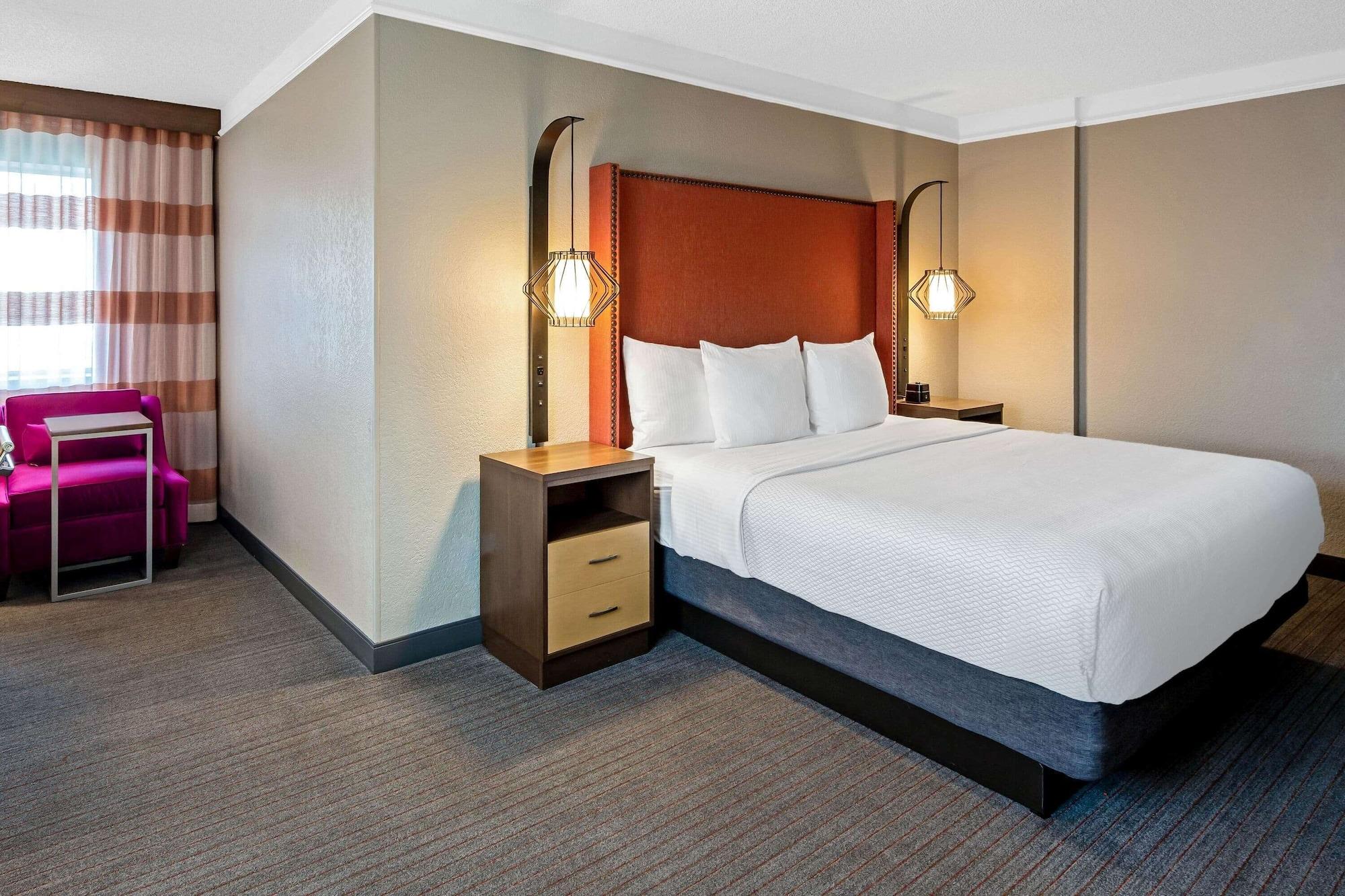 Habitación La Quinta Inn & Suites by Wyndham San Francisco Airport N