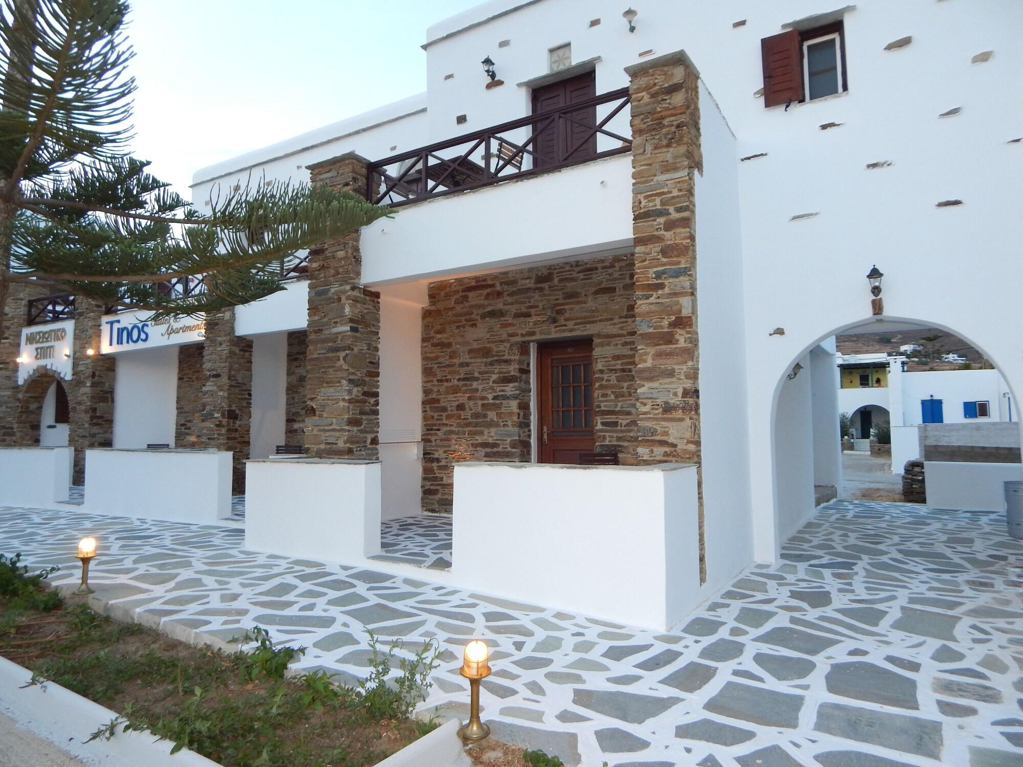 Vista Exterior Tinos Suites & Apartments