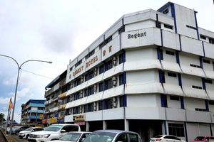 Alojamiento - Regent Hotel