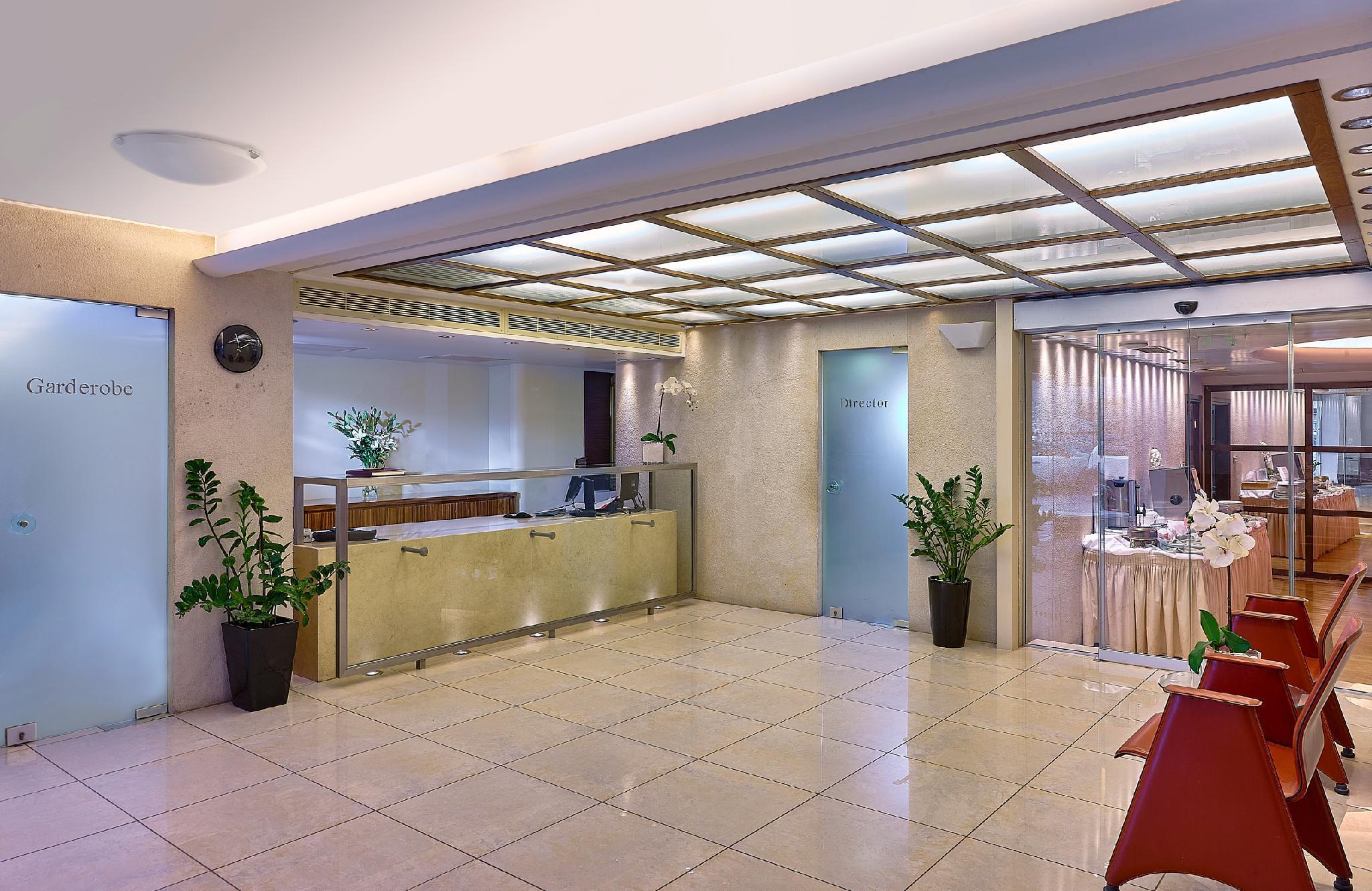 Vista Lobby Atrion Hotel